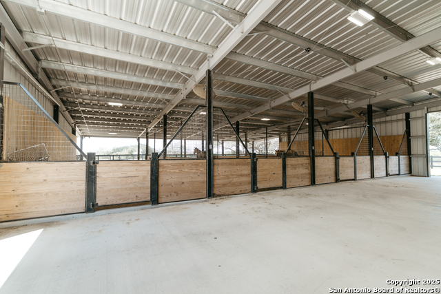 Victoria, Texas, 77904, United States, 4 Bedrooms Bedrooms, ,5 BathroomsBathrooms,Residential,For Sale,1997014