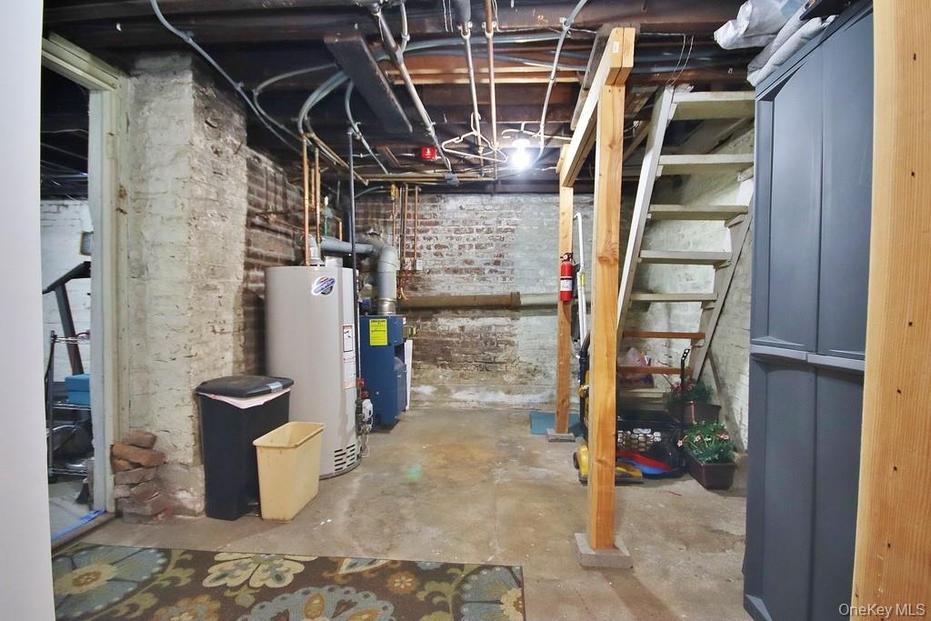 Garnerville, New York, 10923, United States, 3 Bedrooms Bedrooms, ,2 BathroomsBathrooms,Residential,For Sale,1974386