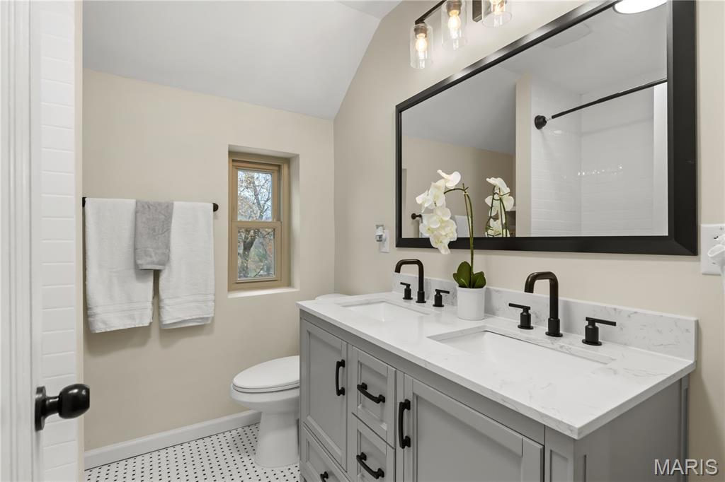 St Louis, Missouri, 63130, United States, 4 Bedrooms Bedrooms, ,3 BathroomsBathrooms,Residential,For Sale,1995864