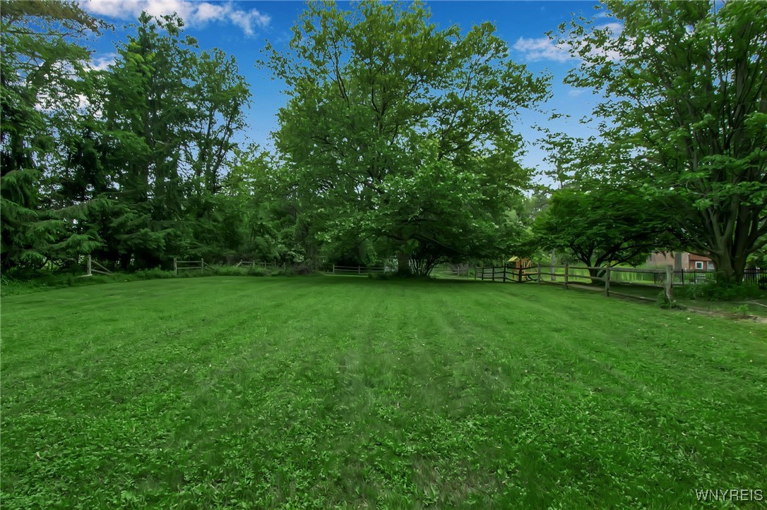 Aurora, New York, 14052, United States, 3 Bedrooms Bedrooms, ,3 BathroomsBathrooms,Residential,For Sale,1865001