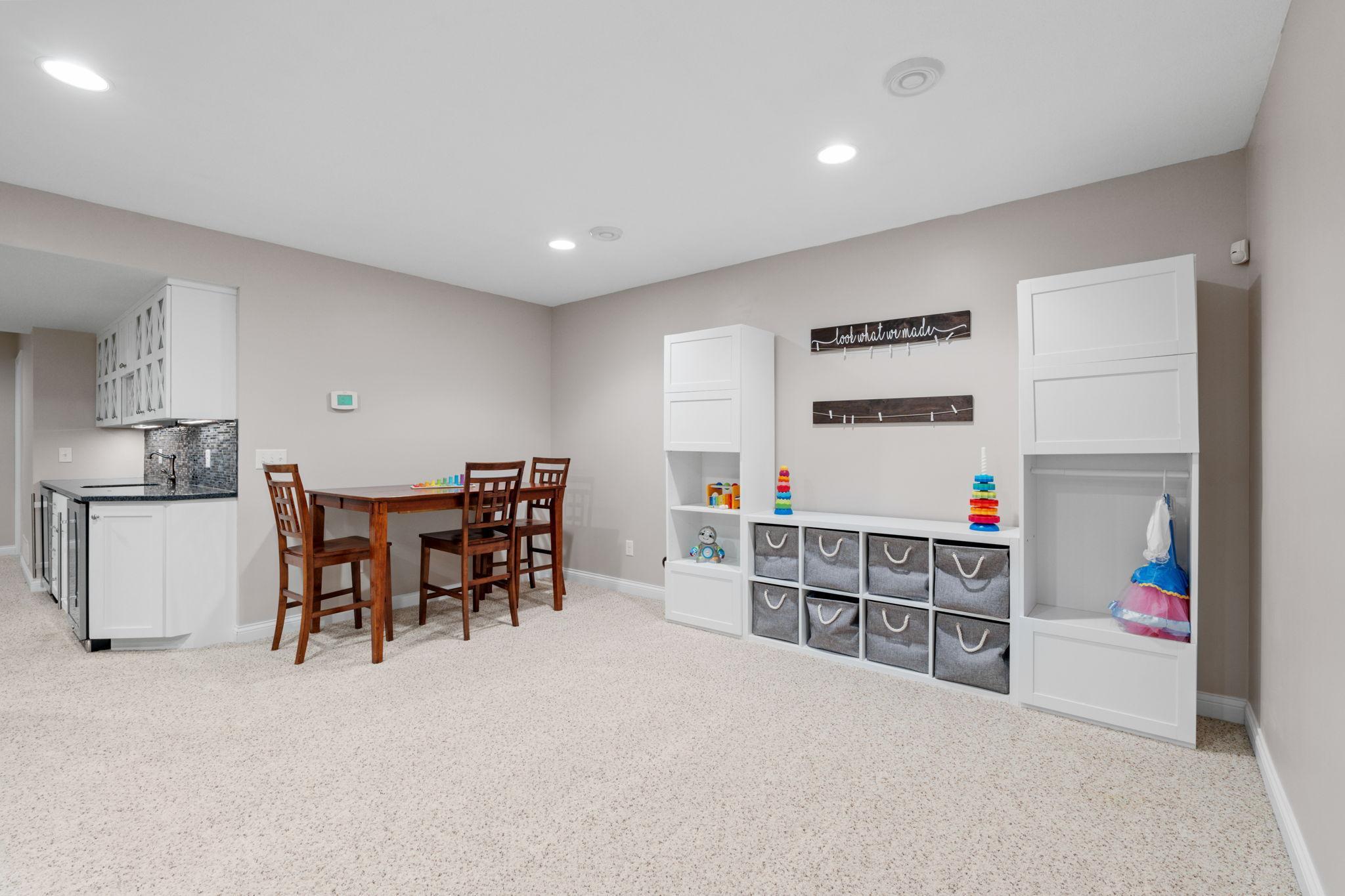 Minnetonka, Minnesota, 55343, United States, 5 Bedrooms Bedrooms, ,3 BathroomsBathrooms,Residential,For Sale,1987547