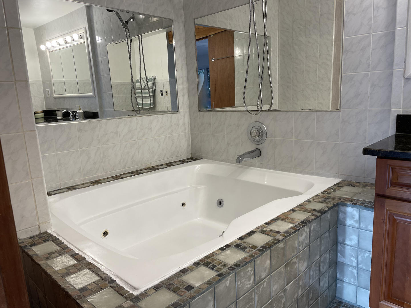 Skokie, Illinois, 60076, United States, 3 Bedrooms Bedrooms, ,3 BathroomsBathrooms,Residential,For Sale,1932038