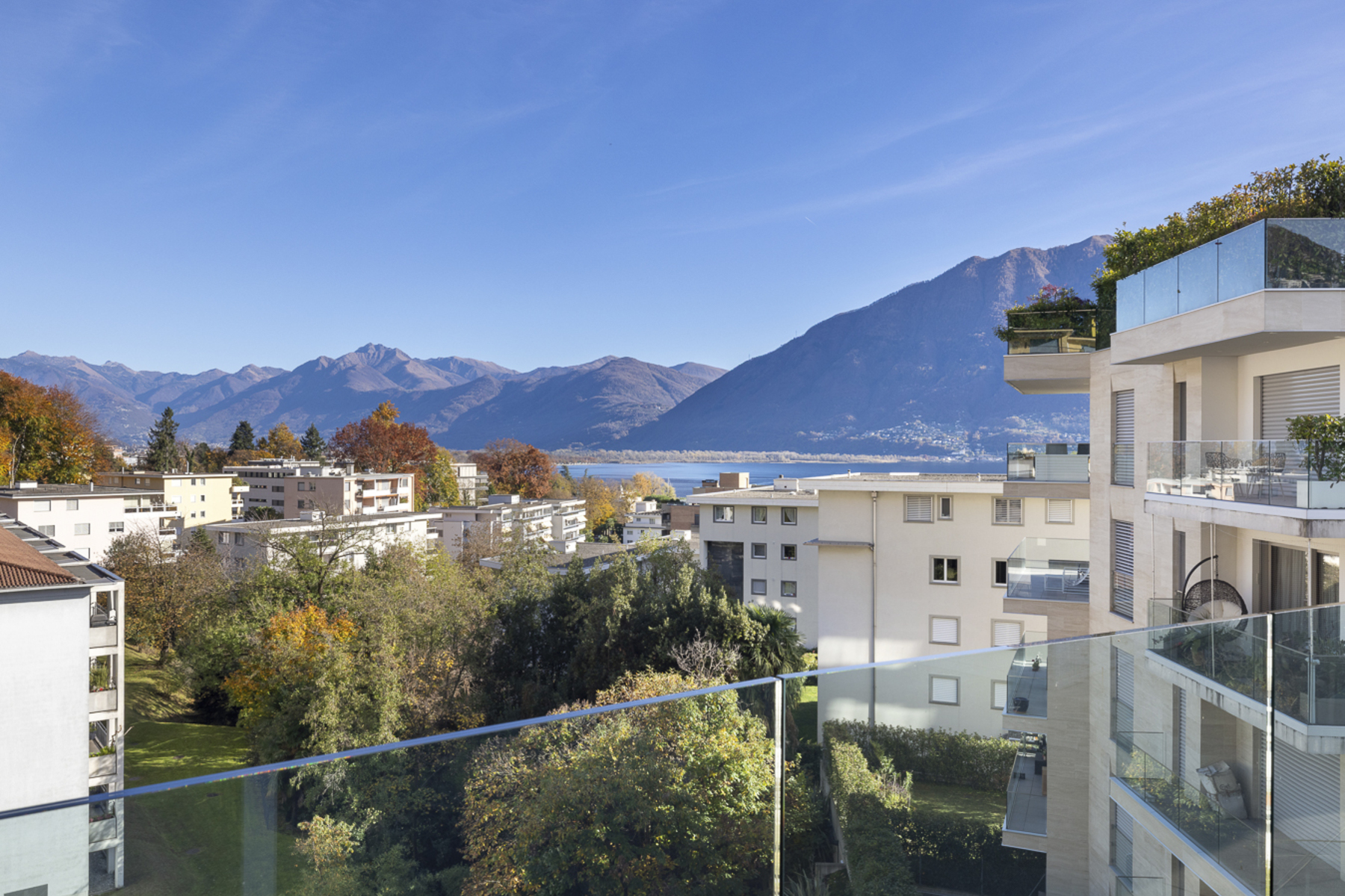  Exclusive penthouse in Minusio: comfort, light and panoramic view - 物件實景