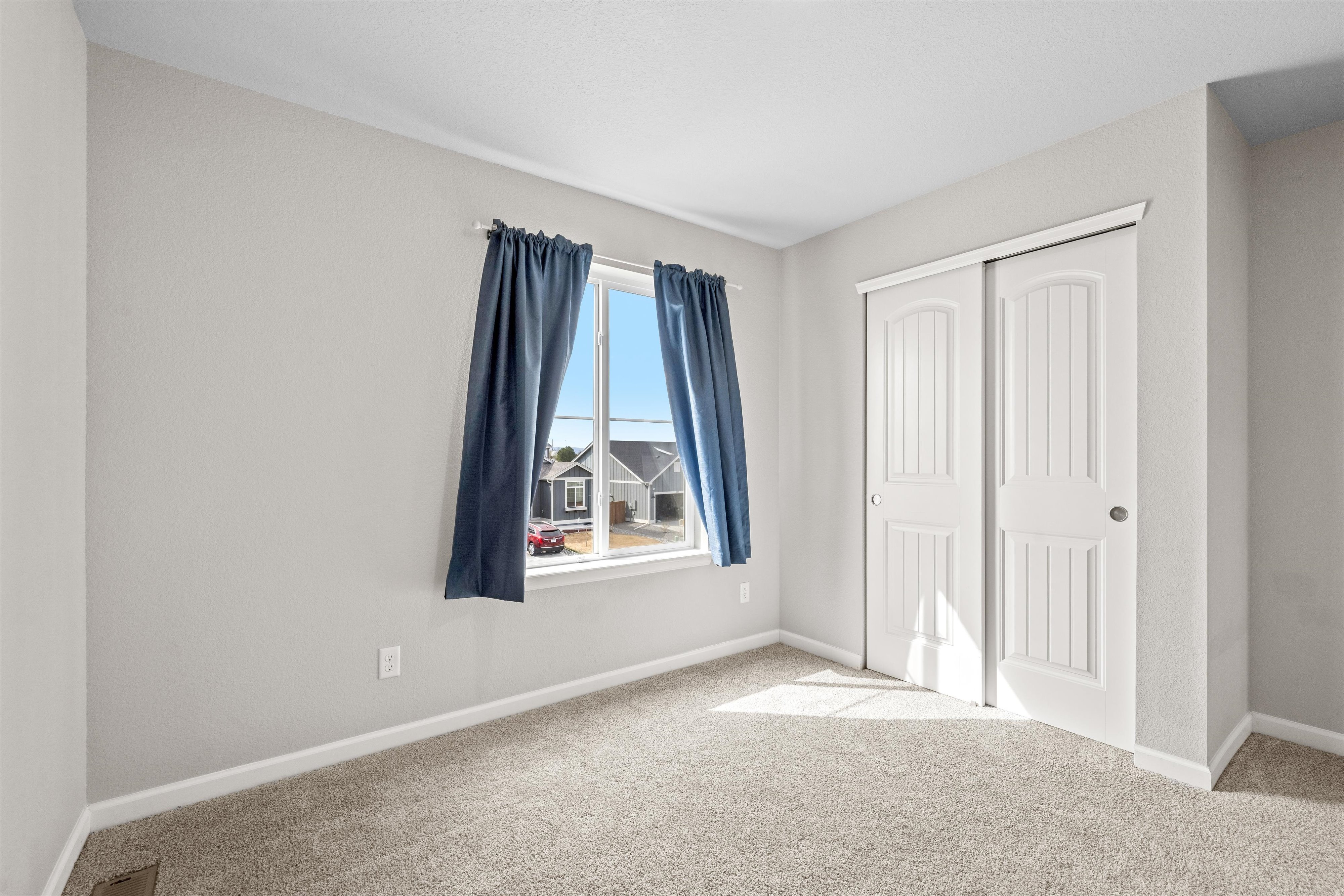  Beautifully Designed 4-Bedroom, 4-Bath Home - 物件實景