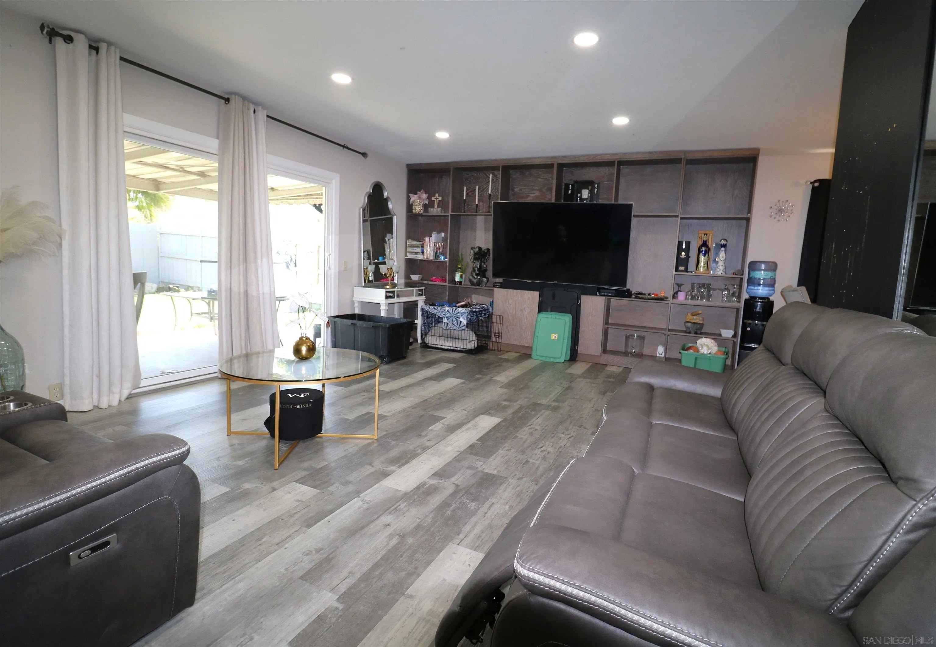 Chula Vista, California, 91911, United States, 3 Bedrooms Bedrooms, ,2 BathroomsBathrooms,Residential,For Sale,1901395