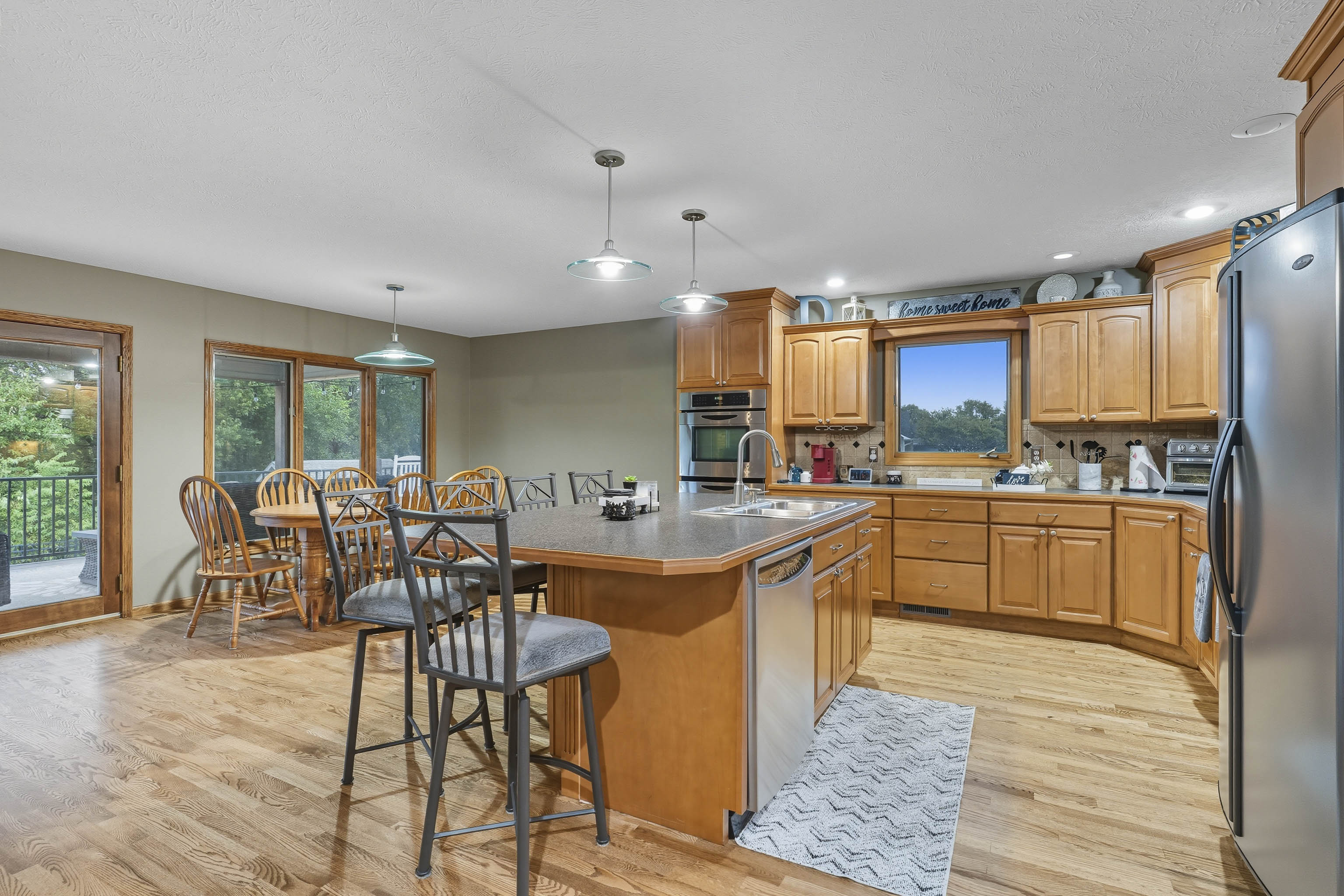 Manhattan, Kansas, 66502, United States, 5 Bedrooms Bedrooms, ,3 BathroomsBathrooms,Residential,For Sale,1960988