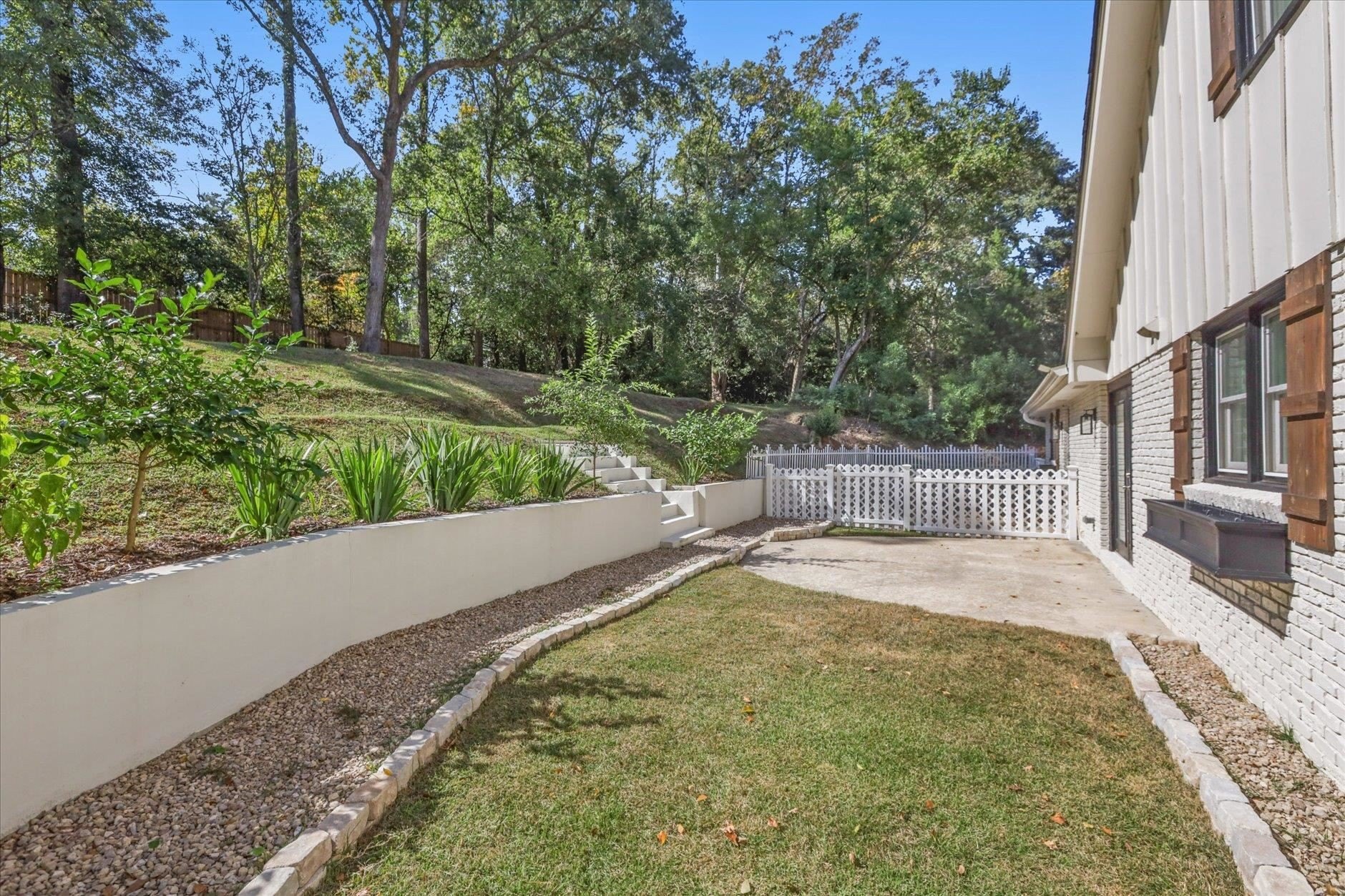 Tallahassee, Florida, 32308-0927, United States, 4 Bedrooms Bedrooms, ,3 BathroomsBathrooms,Residential,For Sale,1981532