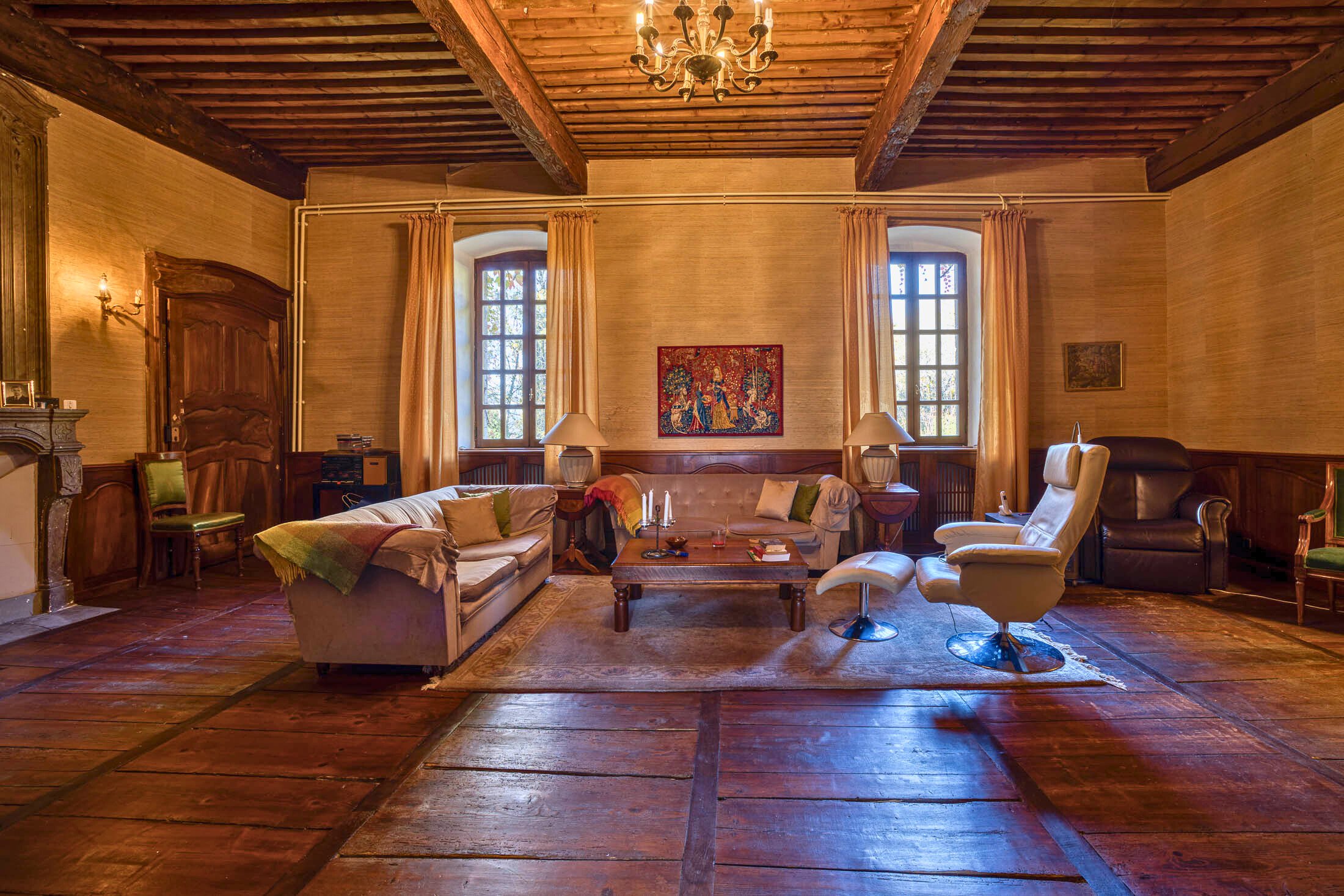  Between mountains and lakes an exceptional château from the 18th century - 物件實景
