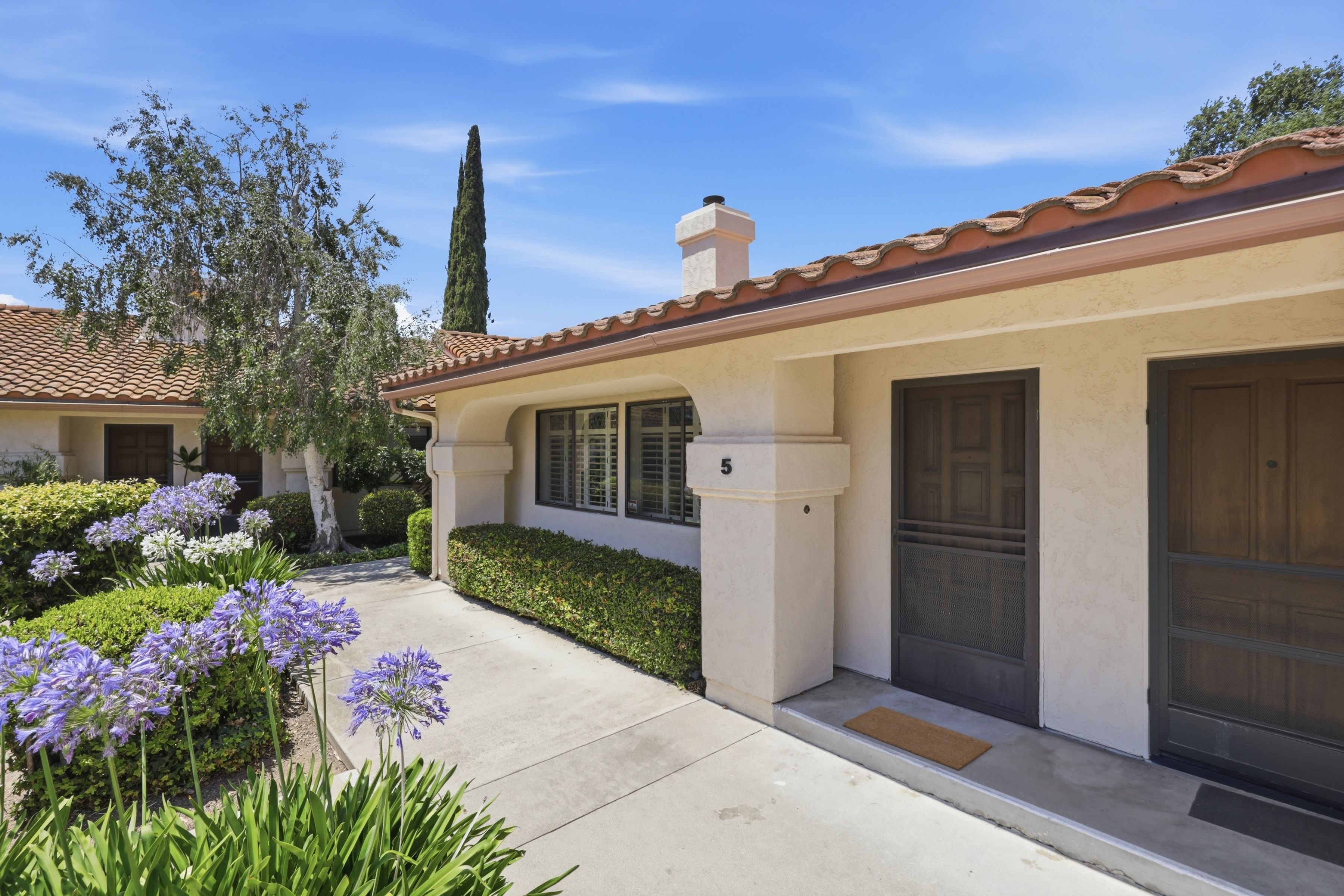 Charming End-Unit in Ojai - 物件實景