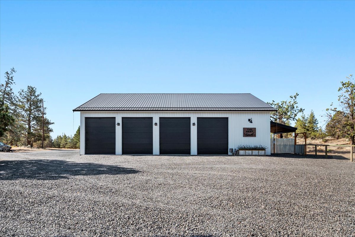 Redmond, Oregon, 97756, United States, 4 Bedrooms Bedrooms, ,3 BathroomsBathrooms,Residential,For Sale,1901092