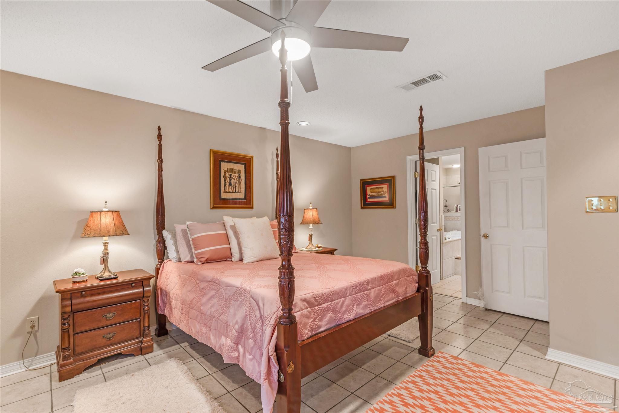 Gulf Breeze, Florida, 32563, United States, 4 Bedrooms Bedrooms, ,4 BathroomsBathrooms,Residential,For Sale,1847314