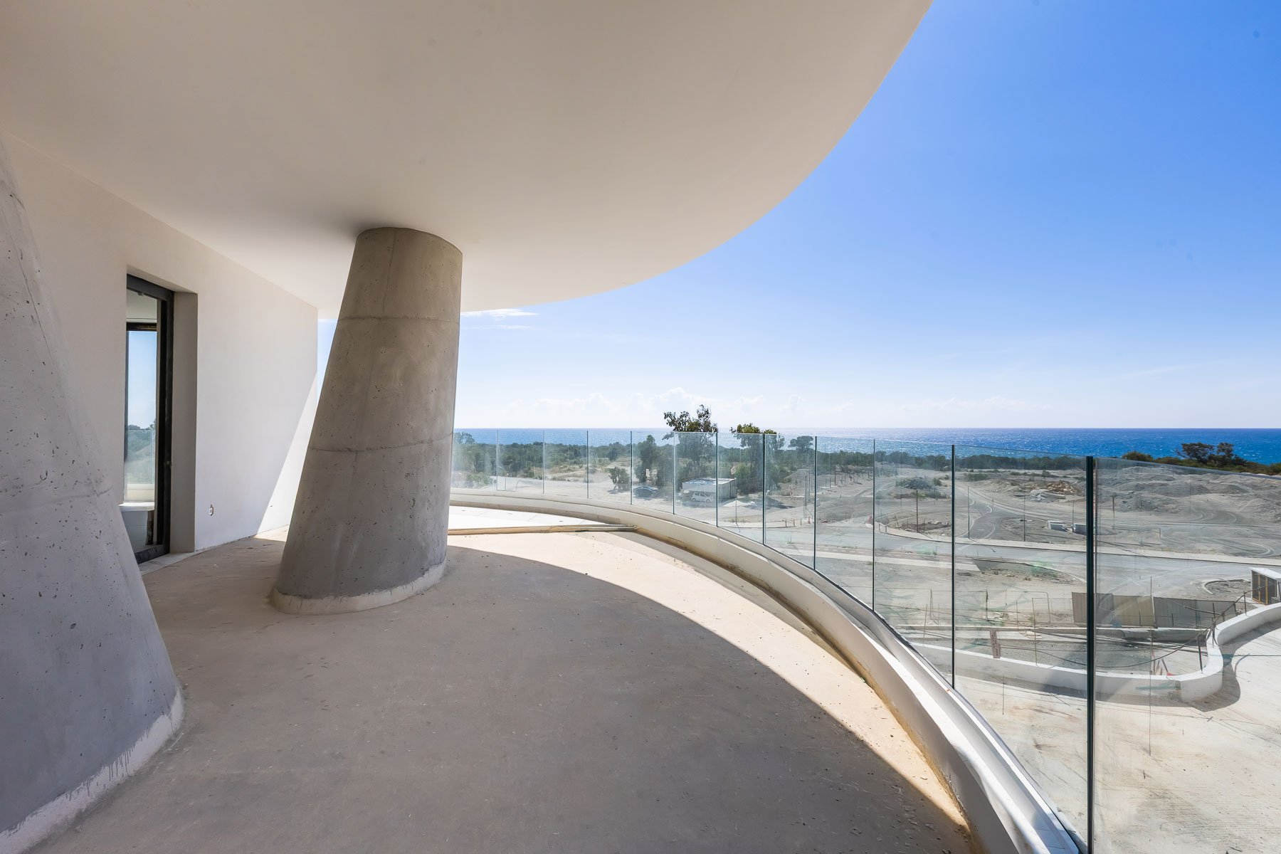  Philippe Starck Designed Two-Bedroom Apartment in Pyrgos, Limassol - 物件實景