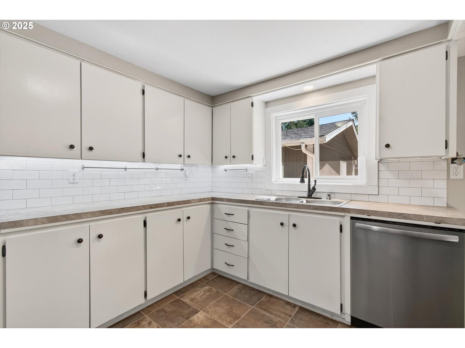 BattleGround, Washington, 98604, United States, 3 Bedrooms Bedrooms, ,2 BathroomsBathrooms,Residential,For Sale,1937806
