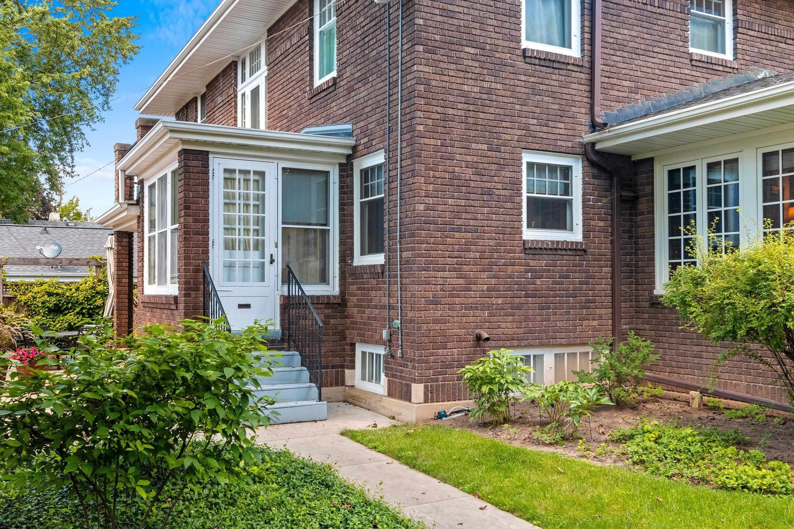 GREEN BAY, Wisconsin, 54301-3217, United States, 4 Bedrooms Bedrooms, ,3 BathroomsBathrooms,Residential,For Sale,1984503