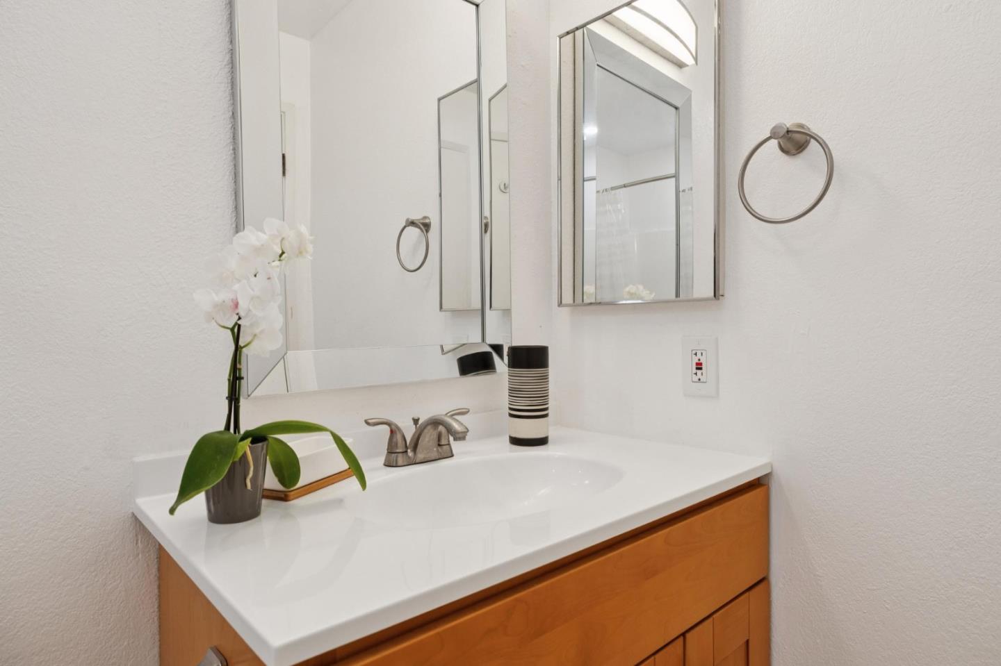 San Bruno, California, 94066, United States, 2 Bedrooms Bedrooms, ,2 BathroomsBathrooms,Residential,For Sale,1856521
