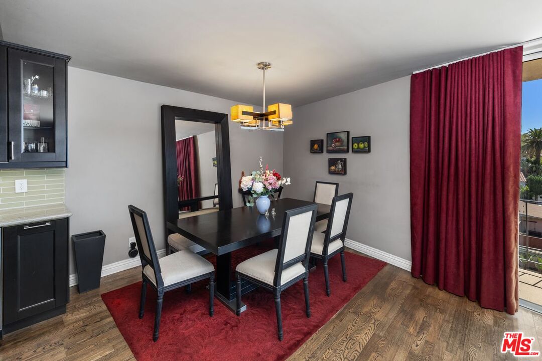 Los Angeles, California, 90068, United States, 2 Bedrooms Bedrooms, ,2 BathroomsBathrooms,Residential,For Sale,1939987