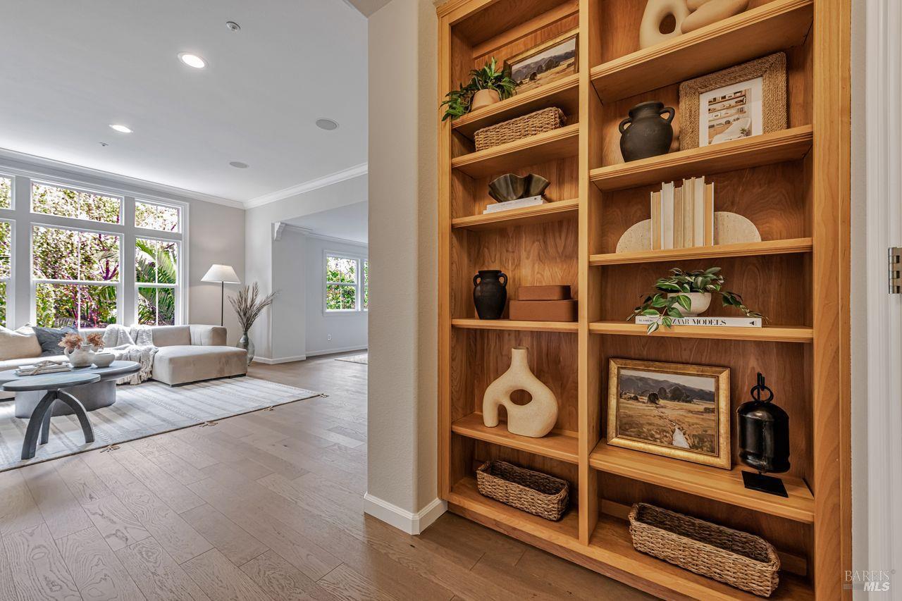 Novato, California, 94949, United States, 5 Bedrooms Bedrooms, ,3 BathroomsBathrooms,Residential,For Sale,1941742