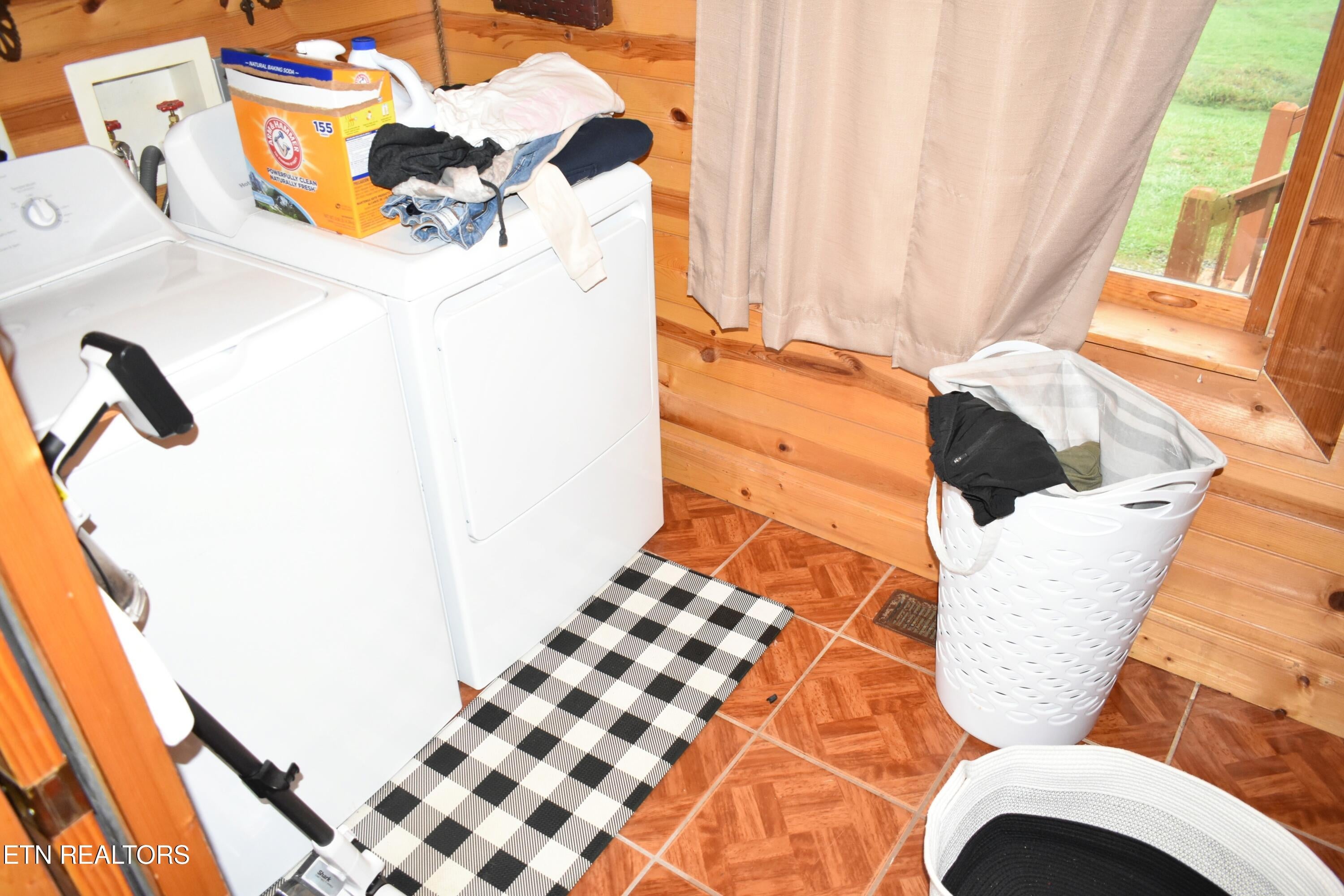 New Tazewell, Tennessee, 37825, United States, 3 Bedrooms Bedrooms, ,3 BathroomsBathrooms,Residential,For Sale,1961424