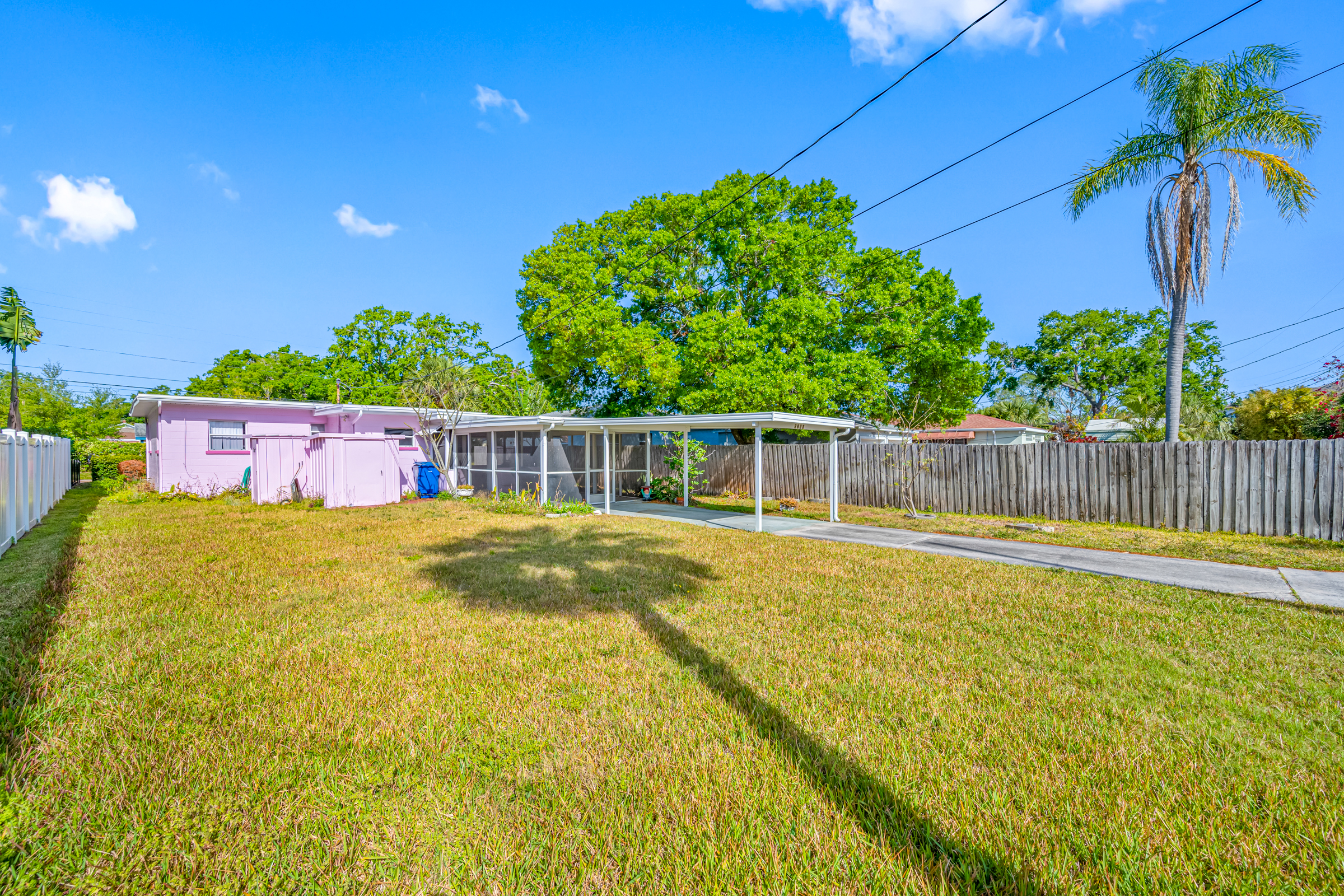 St Petersburg, Florida, 33701, United States, 2 Bedrooms Bedrooms, ,1 BathroomBathrooms,Residential,For Sale,1862109