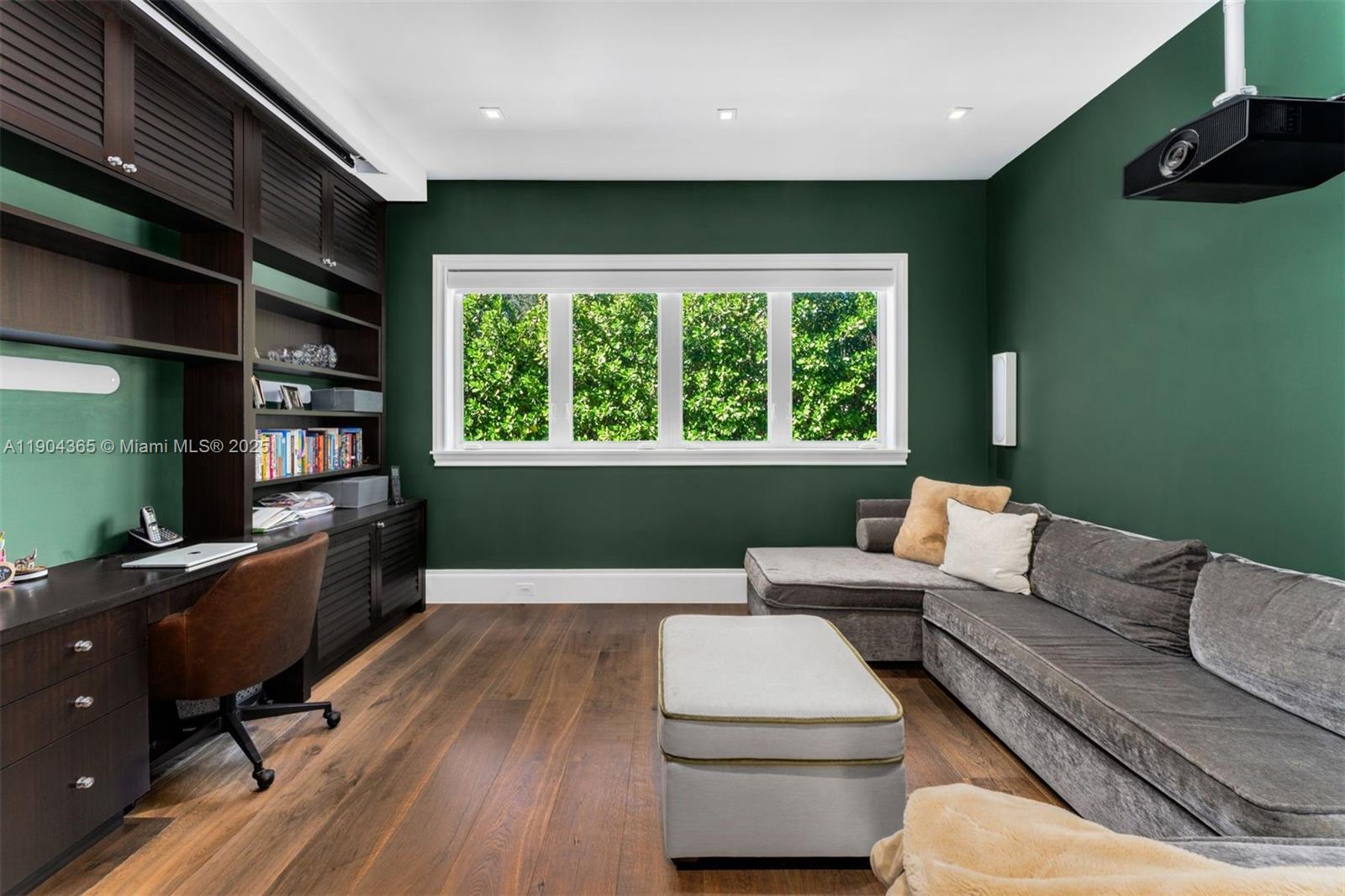 Miami Beach, Florida, 33140, United States, 4 Bedrooms Bedrooms, ,6 BathroomsBathrooms,Residential,For Sale,1992066