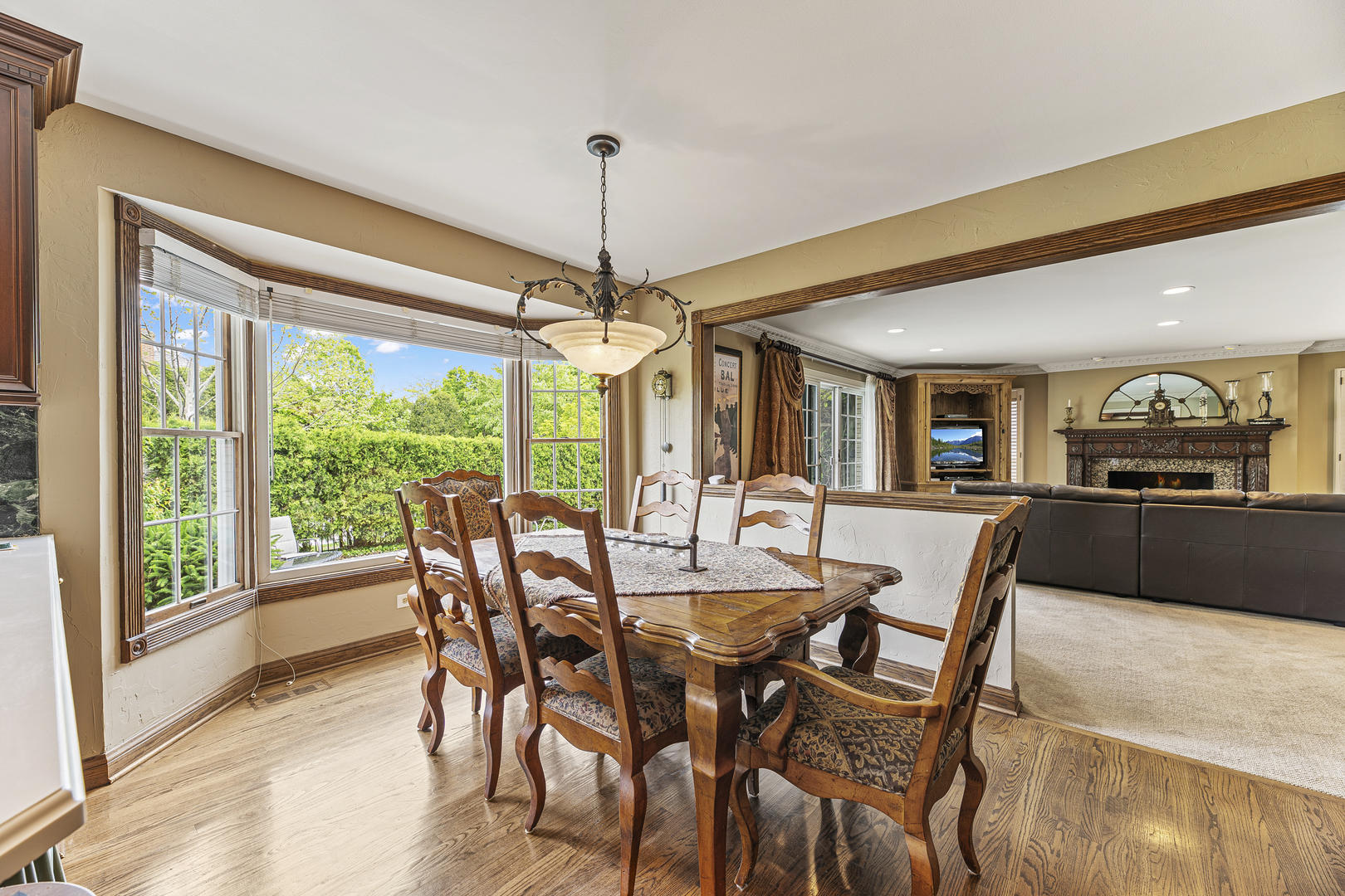 Glenview, Illinois, 60026, United States, 5 Bedrooms Bedrooms, ,4 BathroomsBathrooms,Residential,For Sale,1951003