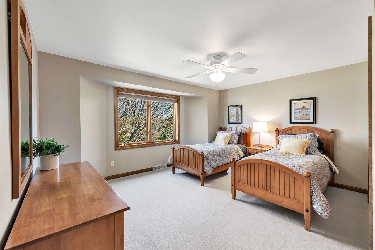 GREEN BAY, Wisconsin, 54313, United States, 4 Bedrooms Bedrooms, ,3 BathroomsBathrooms,Residential,For Sale,1818283