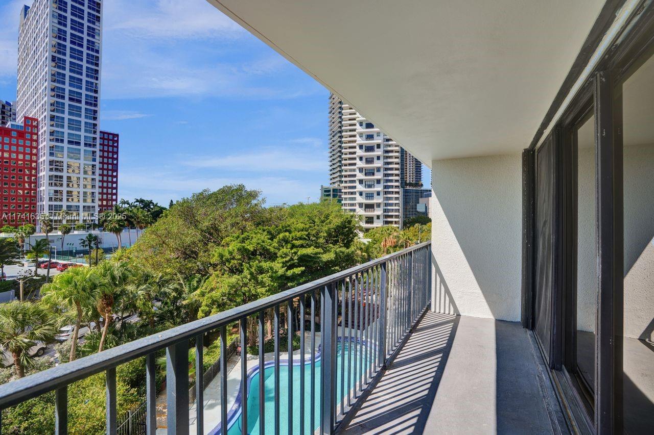 Miami, Florida, 33131, United States, 2 Bedrooms Bedrooms, ,2 BathroomsBathrooms,Residential,For Sale,1705612