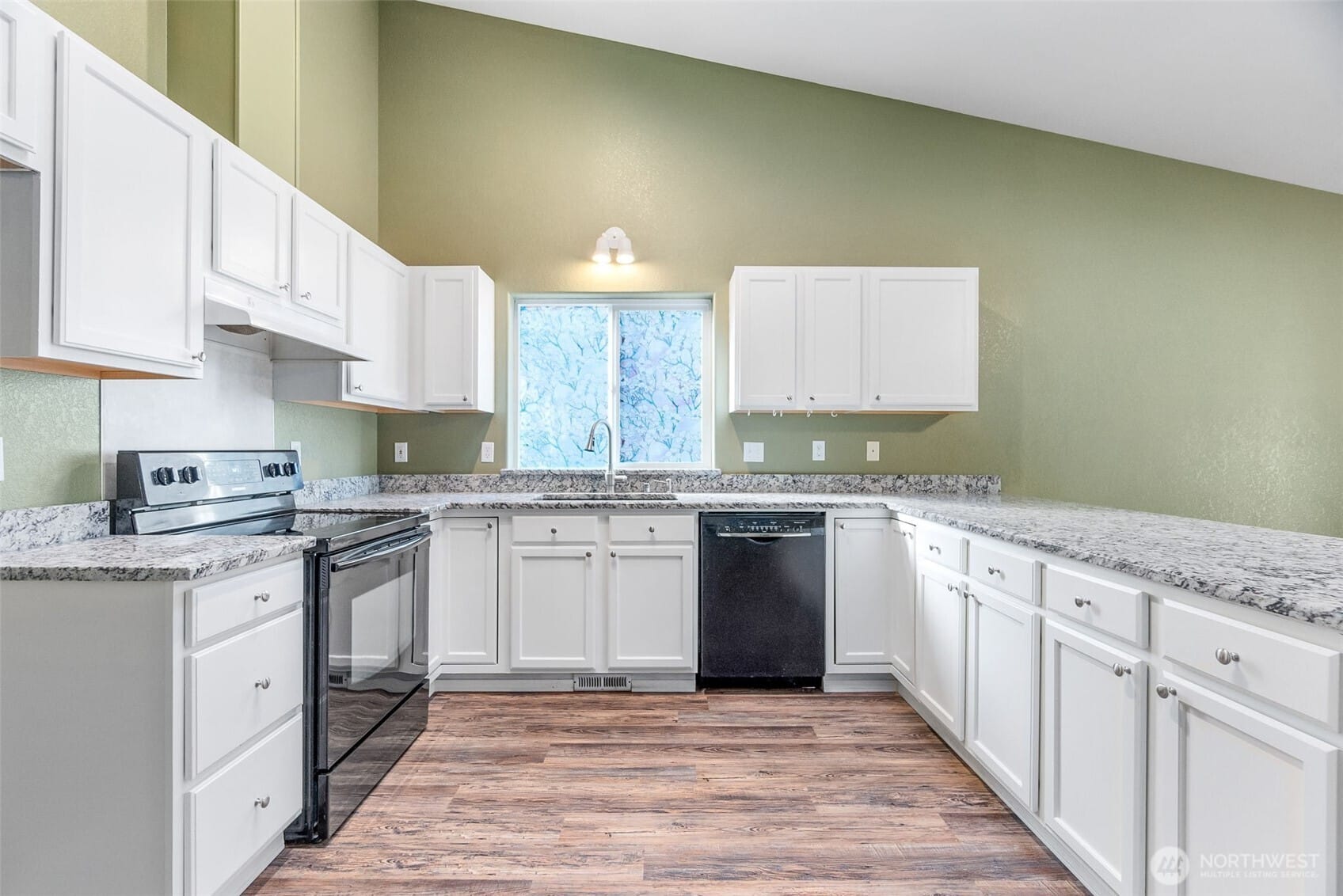 Olympia, Washington, 98501, United States, 3 Bedrooms Bedrooms, ,1 BathroomBathrooms,Residential,For Sale,1939263
