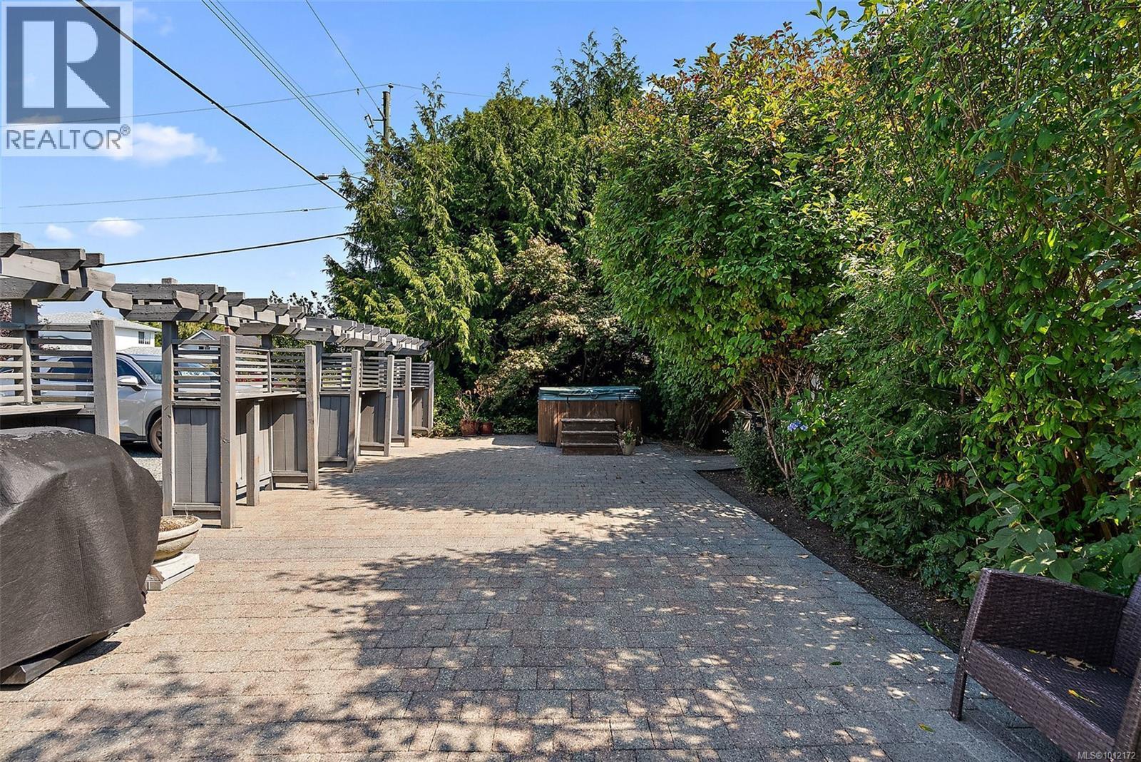 SIDNEY, British Columbia, V8L 2W2, CA, 5 Bedrooms Bedrooms, ,5 BathroomsBathrooms,Residential,For Sale,1949538