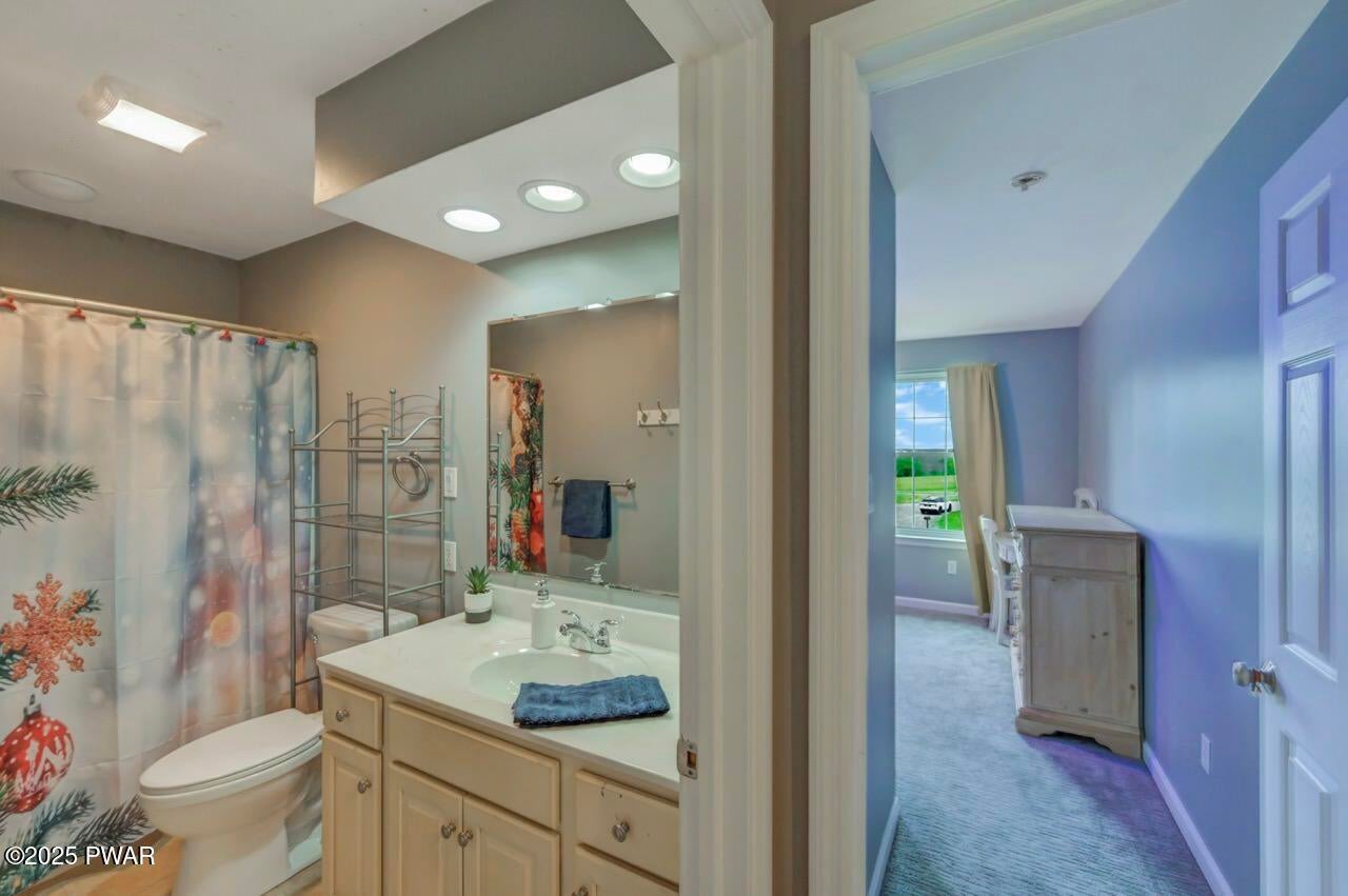 Honesdale, Pennsylvania, 18431, United States, 5 Bedrooms Bedrooms, ,4 BathroomsBathrooms,Residential,For Sale,1973688