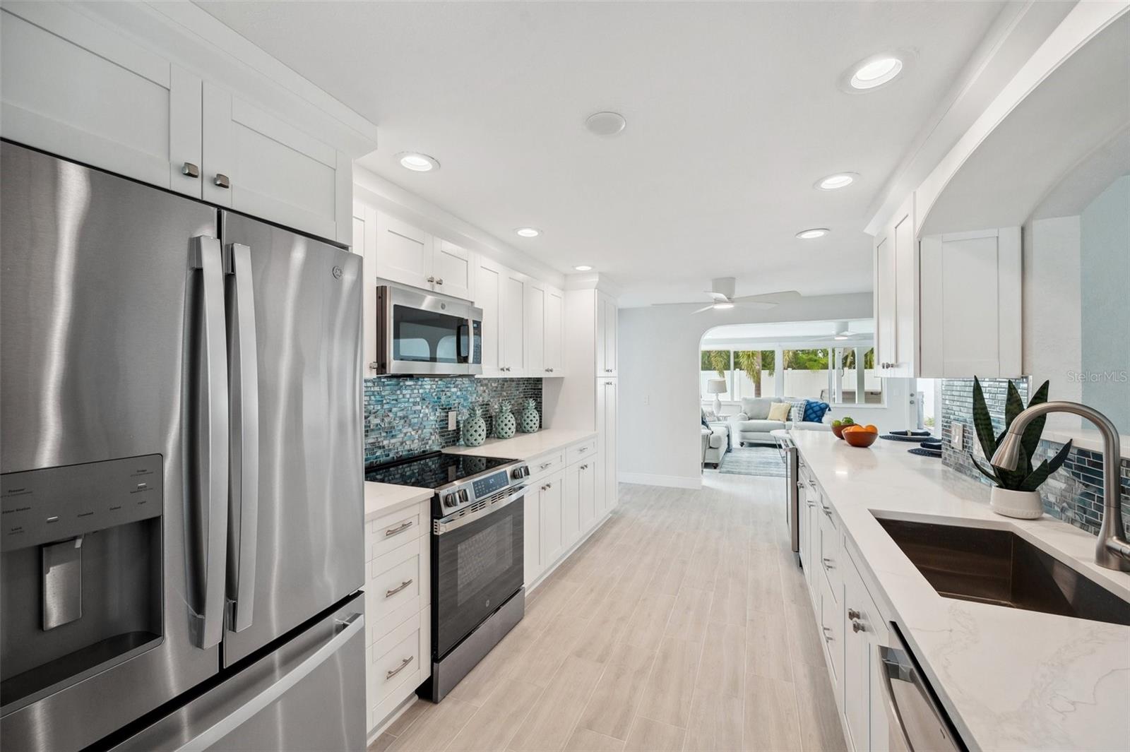 HOLMES BEACH, Florida, 34217, United States, 3 Bedrooms Bedrooms, ,2 BathroomsBathrooms,Residential,For Sale,1763244