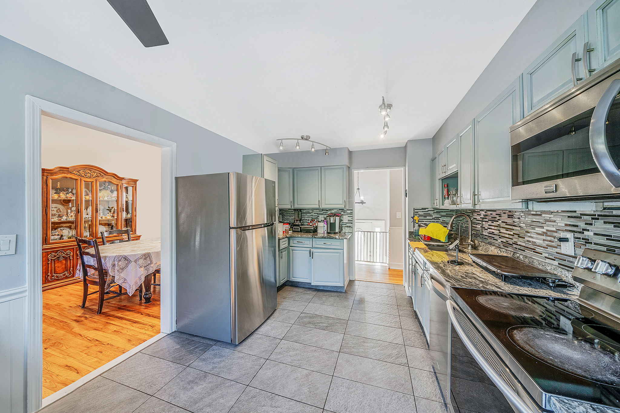 Ronkonkoma, New York, 11779, United States, 4 Bedrooms Bedrooms, ,2 BathroomsBathrooms,Residential,For Sale,2009312