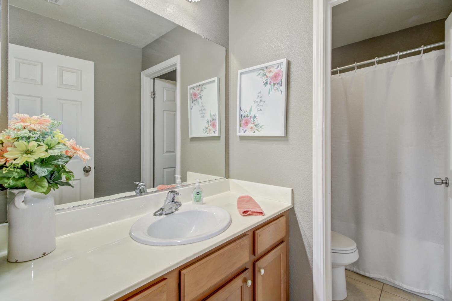 Lincoln, California, 95648, United States, 4 Bedrooms Bedrooms, ,3 BathroomsBathrooms,Residential,For Sale,1991044