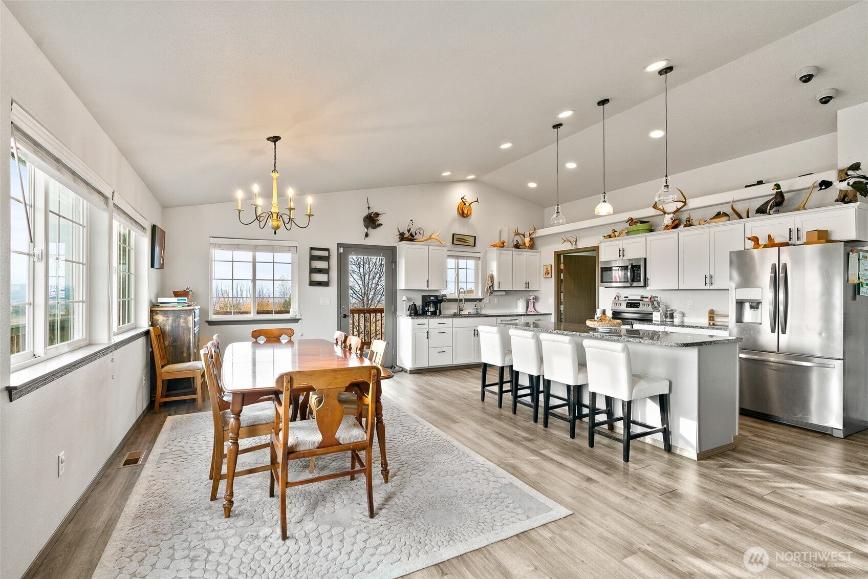 Ellensburg, Washington, 98926, United States, 6 Bedrooms Bedrooms, ,2 BathroomsBathrooms,Residential,For Sale,1992085