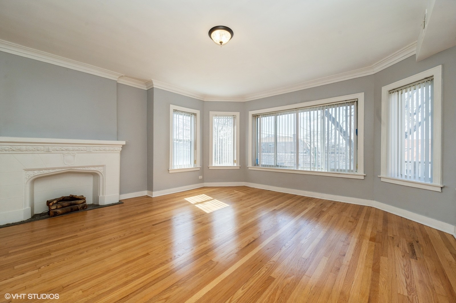 Chicago, Illinois, 60649, United States, 10 Bedrooms Bedrooms, ,Residential,For Sale,1926299