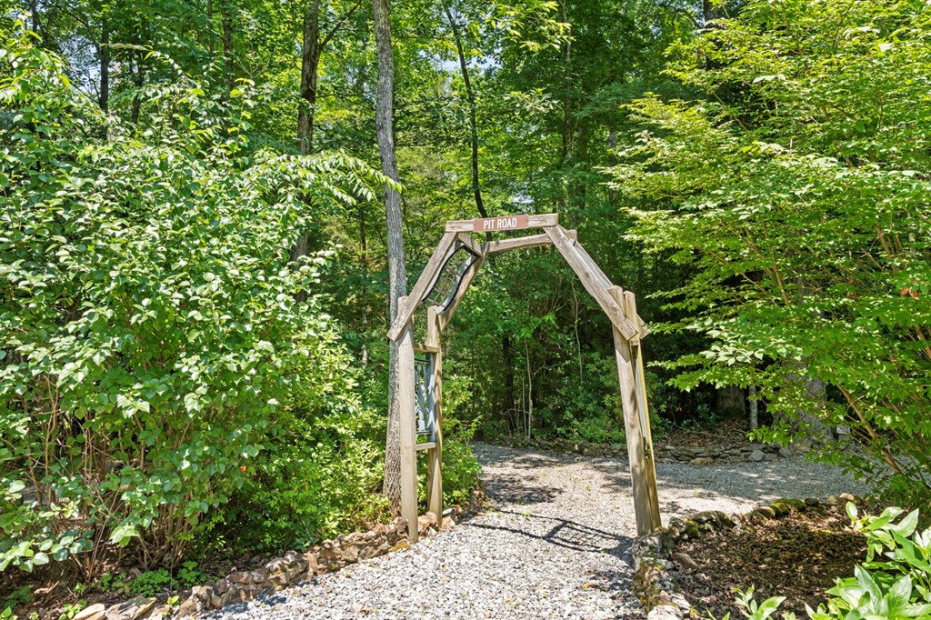 Blue Ridge, Georgia, 30513, United States, 3 Bedrooms Bedrooms, ,3 BathroomsBathrooms,Residential,For Sale,1980618