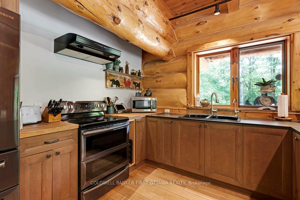 MISSISSIPPI MILLS, Ontario, K0A 2X0, CA, 4 Bedrooms Bedrooms, ,Residential,For Sale,1868623
