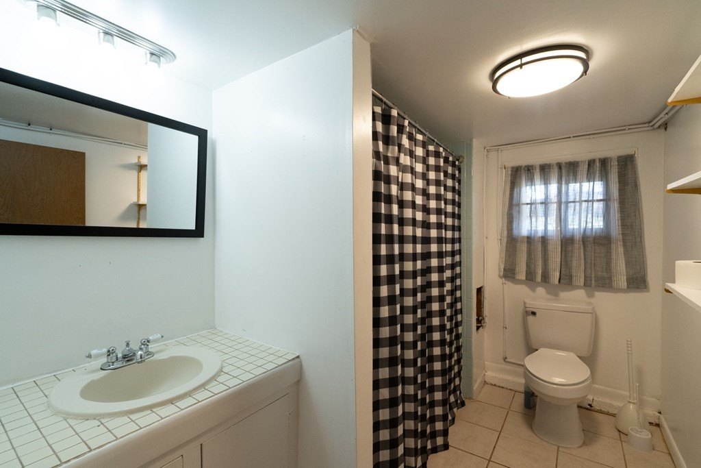 Brasstown, North Carolina, 28902, United States, 3 Bedrooms Bedrooms, ,3 BathroomsBathrooms,Residential,For Sale,1986118