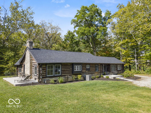 Zionsville, Indiana, 46077, United States, 4 Bedrooms Bedrooms, ,3 BathroomsBathrooms,Residential,For Sale,1942327