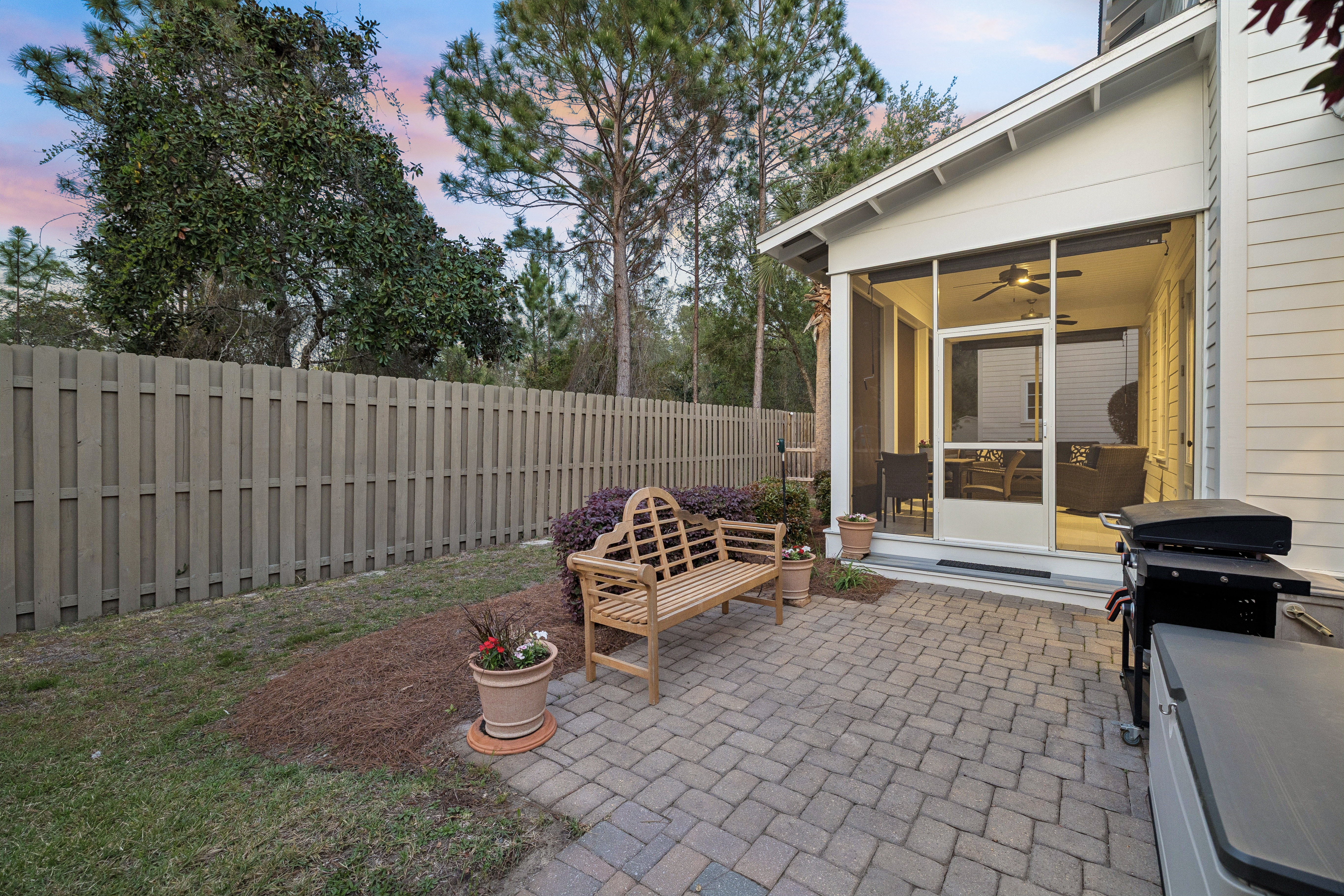  Timless Sophistication With Modern Updates In Hidden Gem Community - 物件實景