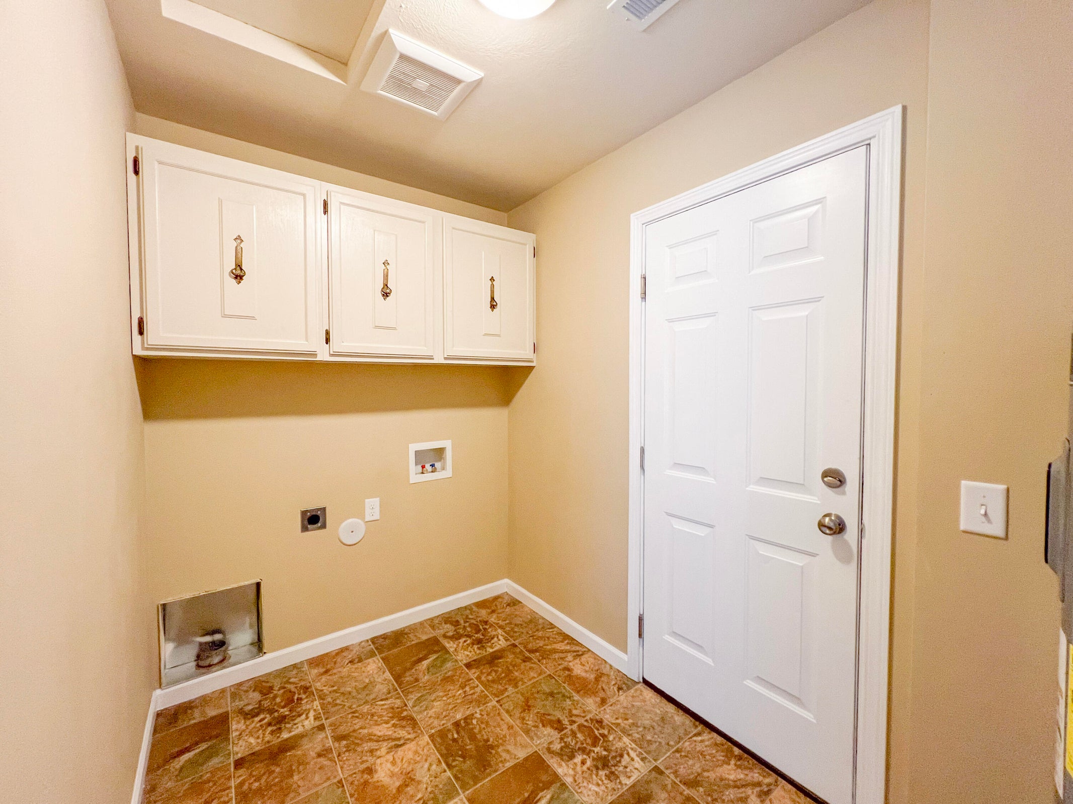 Colville, Washington, 99114, United States, 3 Bedrooms Bedrooms, ,2 BathroomsBathrooms,Residential,For Sale,1928026