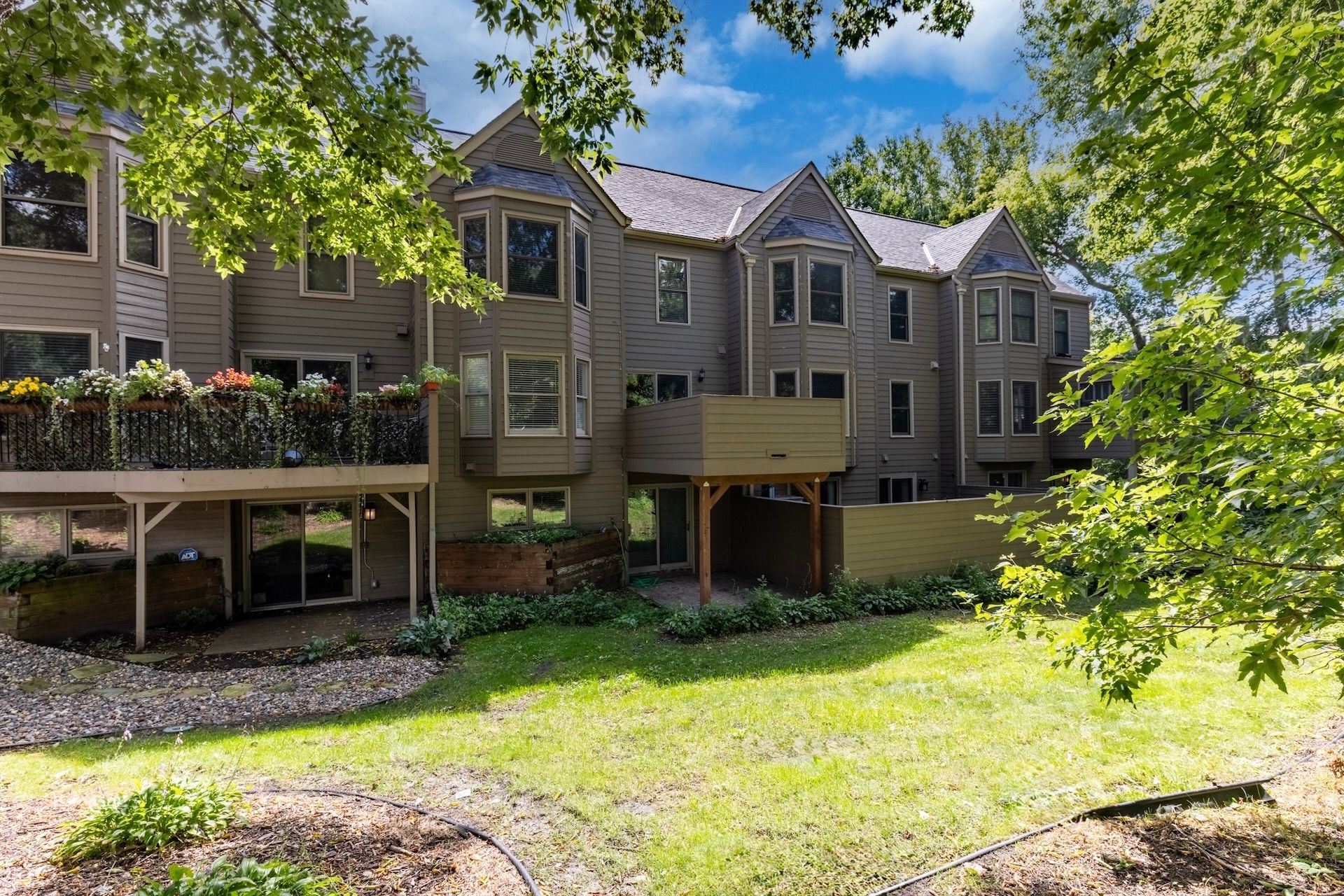  Renovated Townhome with Panoramic Views of Cedar Lake - 物件實景