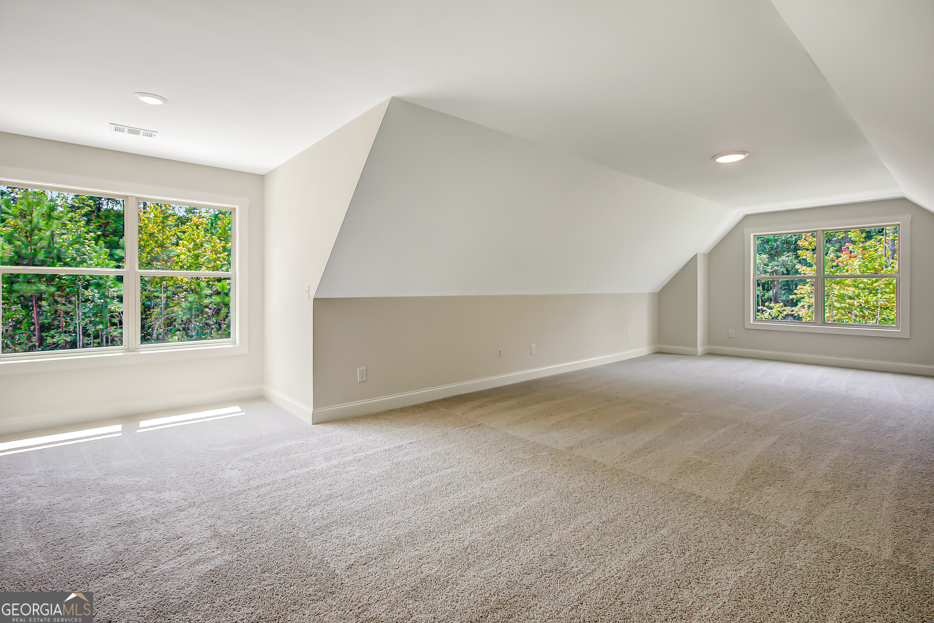 Senoia, Georgia, 30276, United States, 5 Bedrooms Bedrooms, ,4 BathroomsBathrooms,Residential,For Sale,1901806