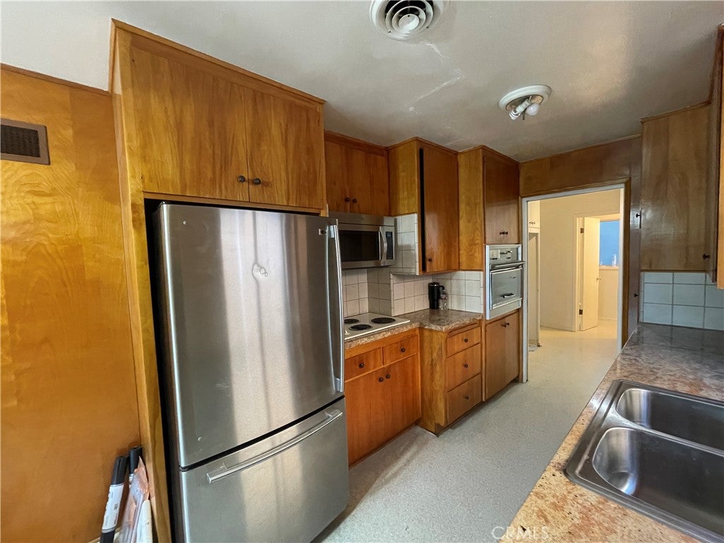 Monrovia, California, 91016, United States, 3 Bedrooms Bedrooms, ,2 BathroomsBathrooms,Residential,For Sale,1999090