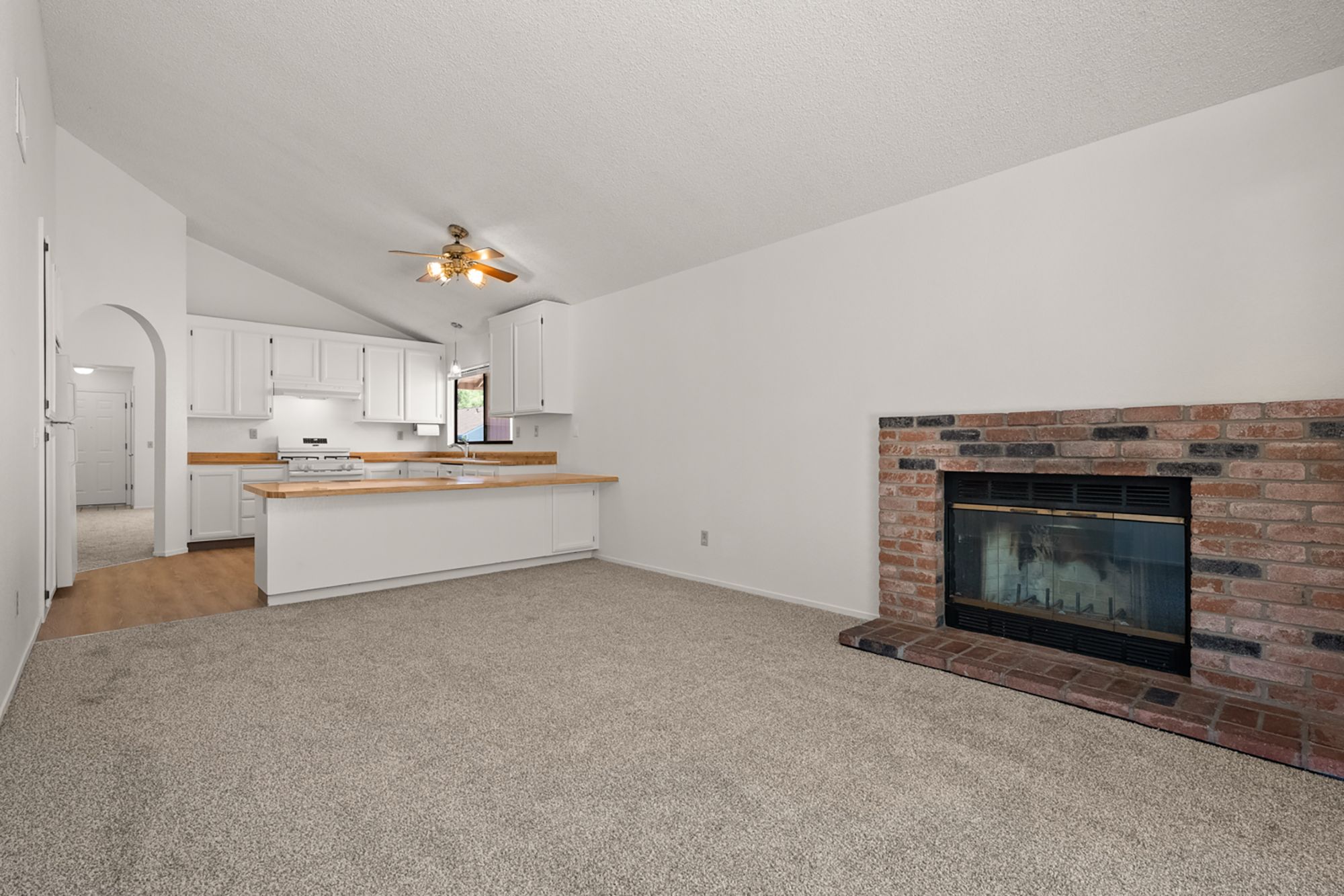  Single-level living + M Section location + owned solar + move-in ready - 物件實景