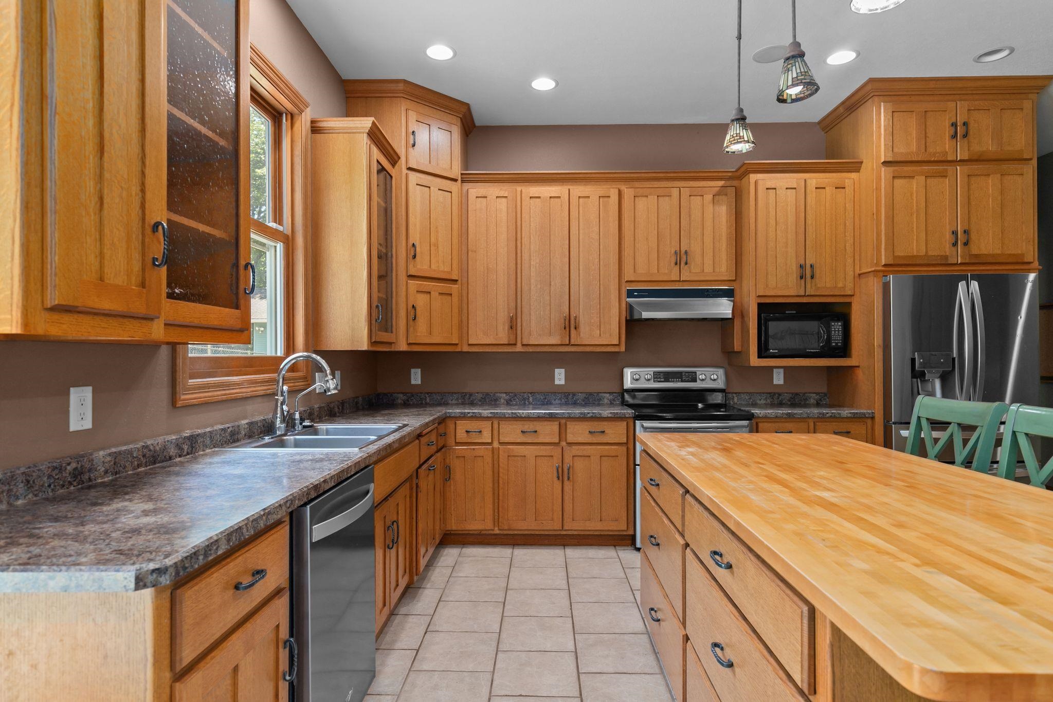 Berlin, Wisconsin, 54923, United States, 5 Bedrooms Bedrooms, ,4 BathroomsBathrooms,Residential,For Sale,1974961