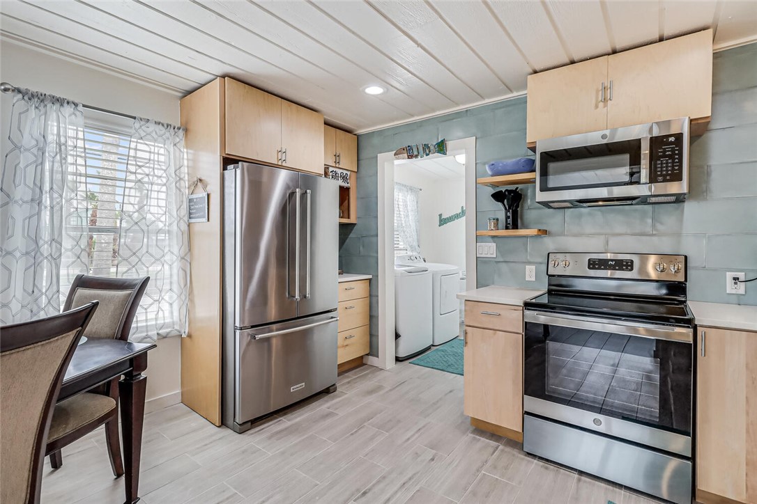 Port Aransas, Texas, 78373, United States, 3 Bedrooms Bedrooms, ,2 BathroomsBathrooms,Residential,For Sale,1877557