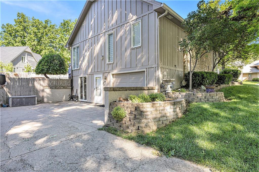 Overland Park, Kansas, 66212, United States, 4 Bedrooms Bedrooms, ,6 BathroomsBathrooms,Residential,For Sale,1827780