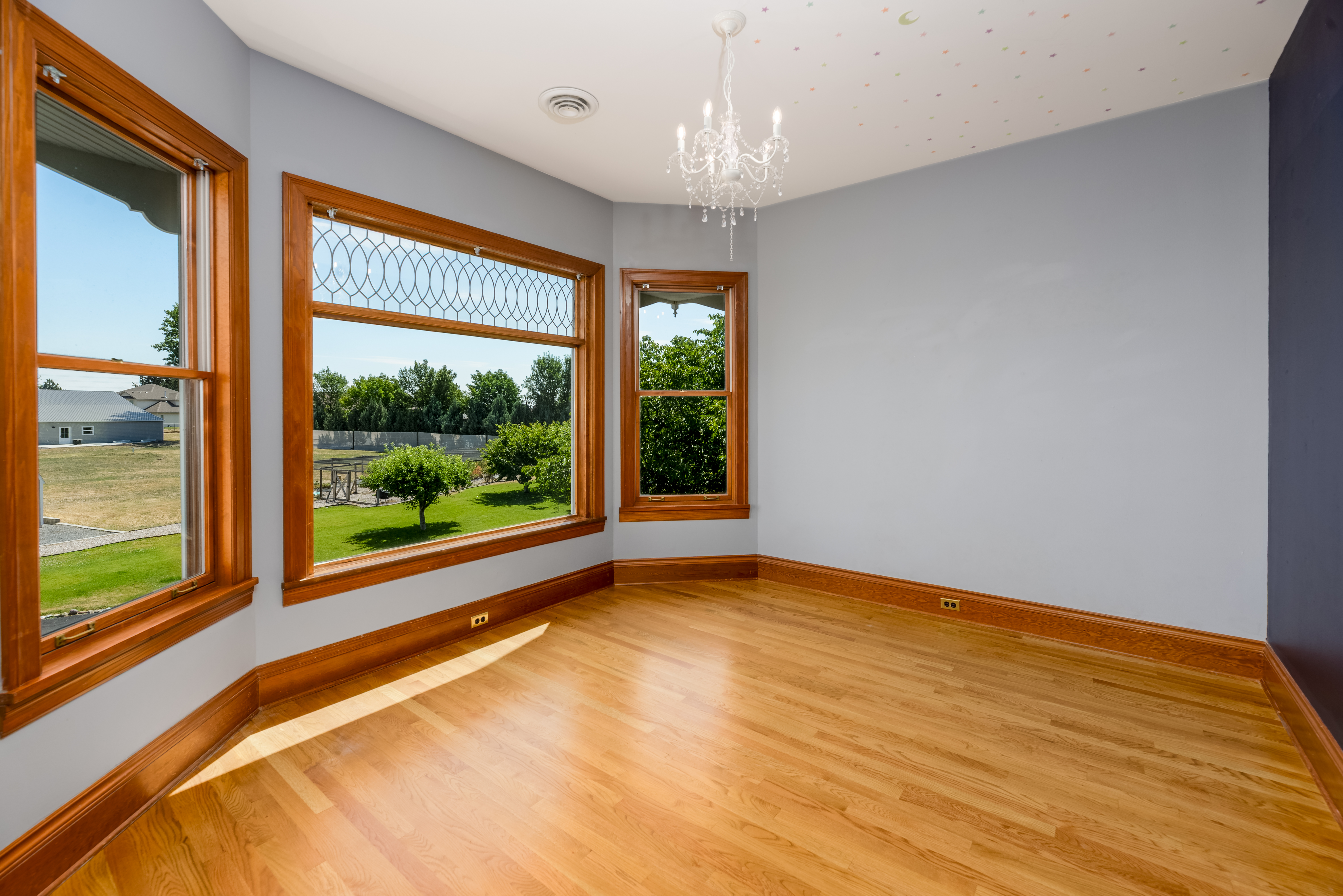 Moses Lake, Washington, 98837, United States, 3 Bedrooms Bedrooms, ,3 BathroomsBathrooms,Residential,For Sale,1980508