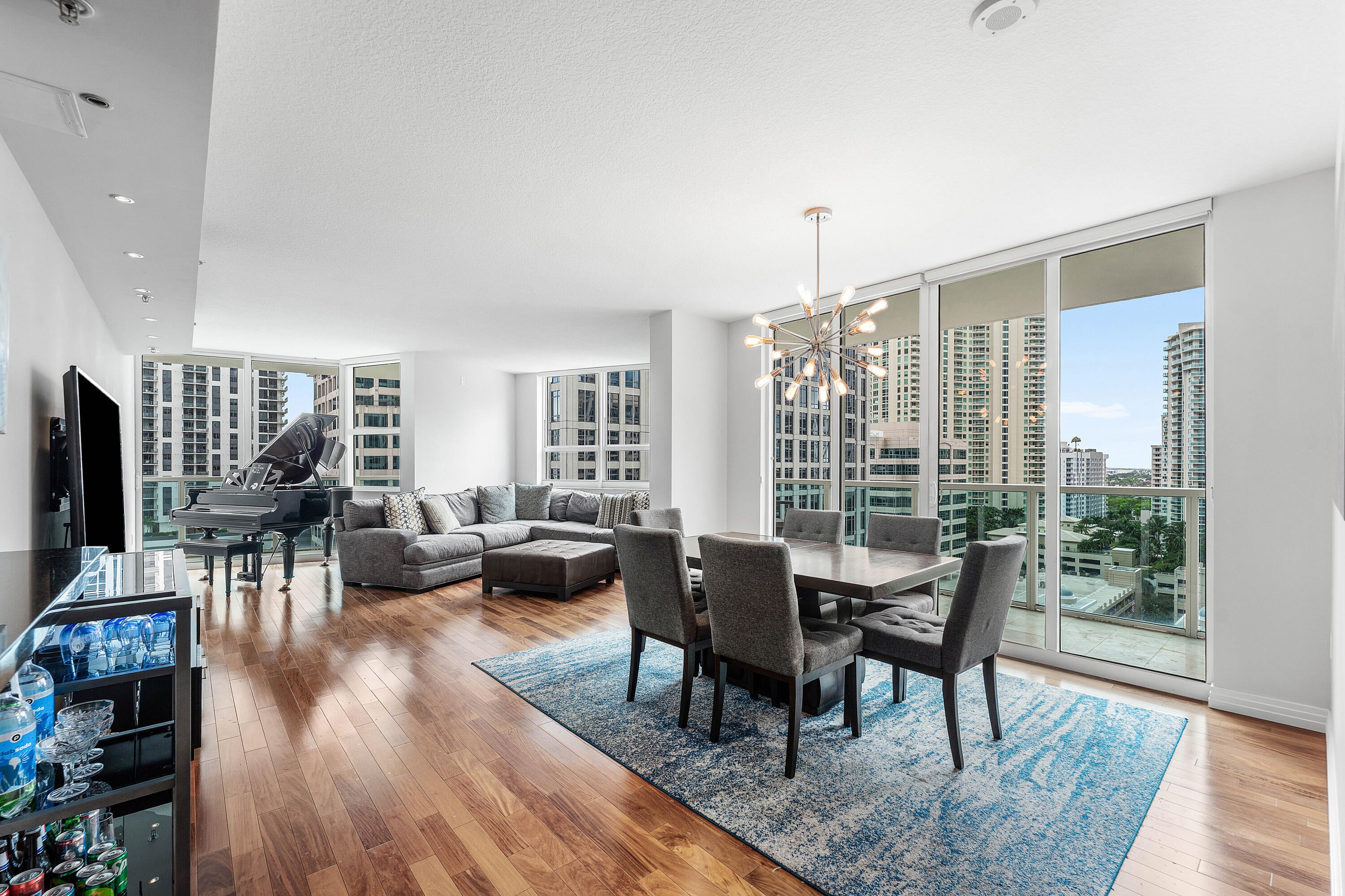 2nd St, Fort Lauderdale, FL 33301